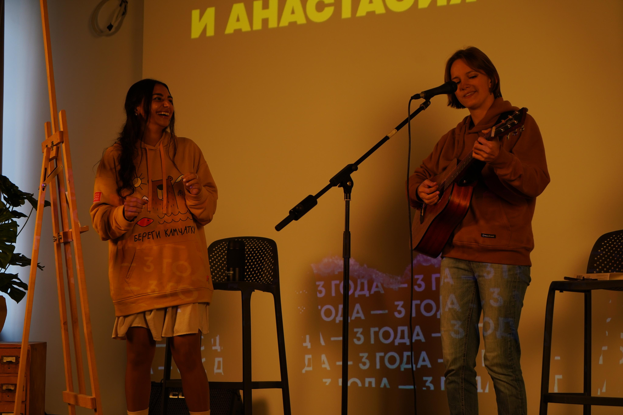 Квартирник в Просто. Фотограф Всеволод Емелин