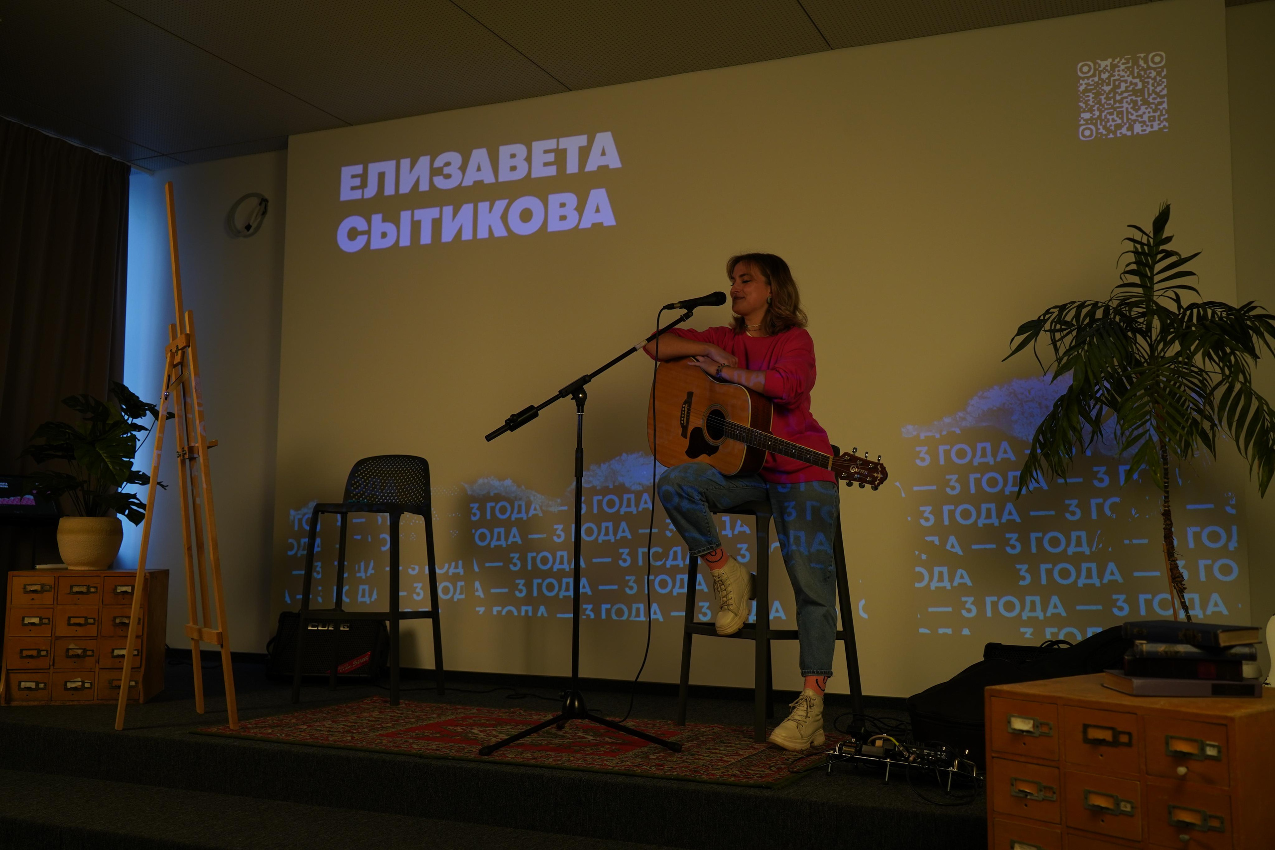 Квартирник в Просто. Фотограф Всеволод Емелин