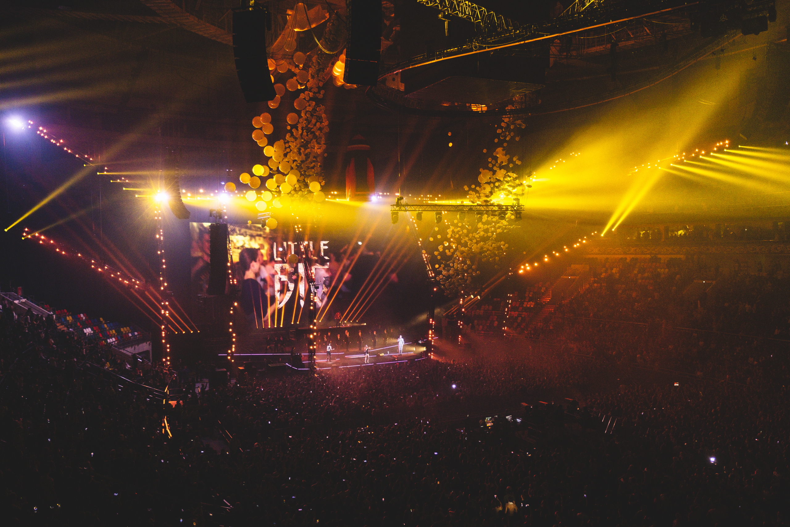 Концерт Little Big во дворце «Мегаспорт». Семейный фотограф в Москве Светлана Потемкина