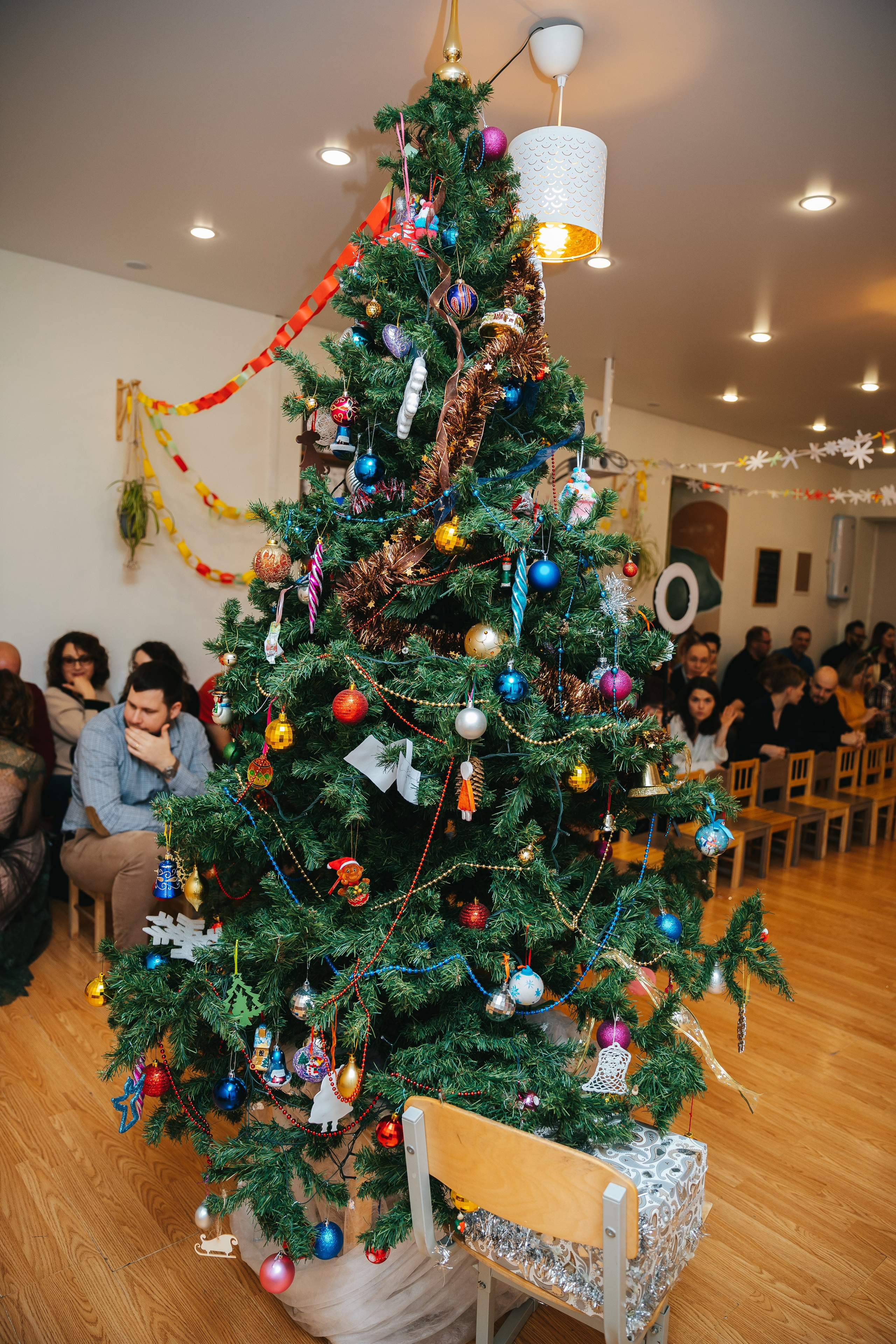 Новогодний утренник в Монтессори-садике. Семейный lifestyle фотограф в Санкт-Петербурге Людмила Пахомова