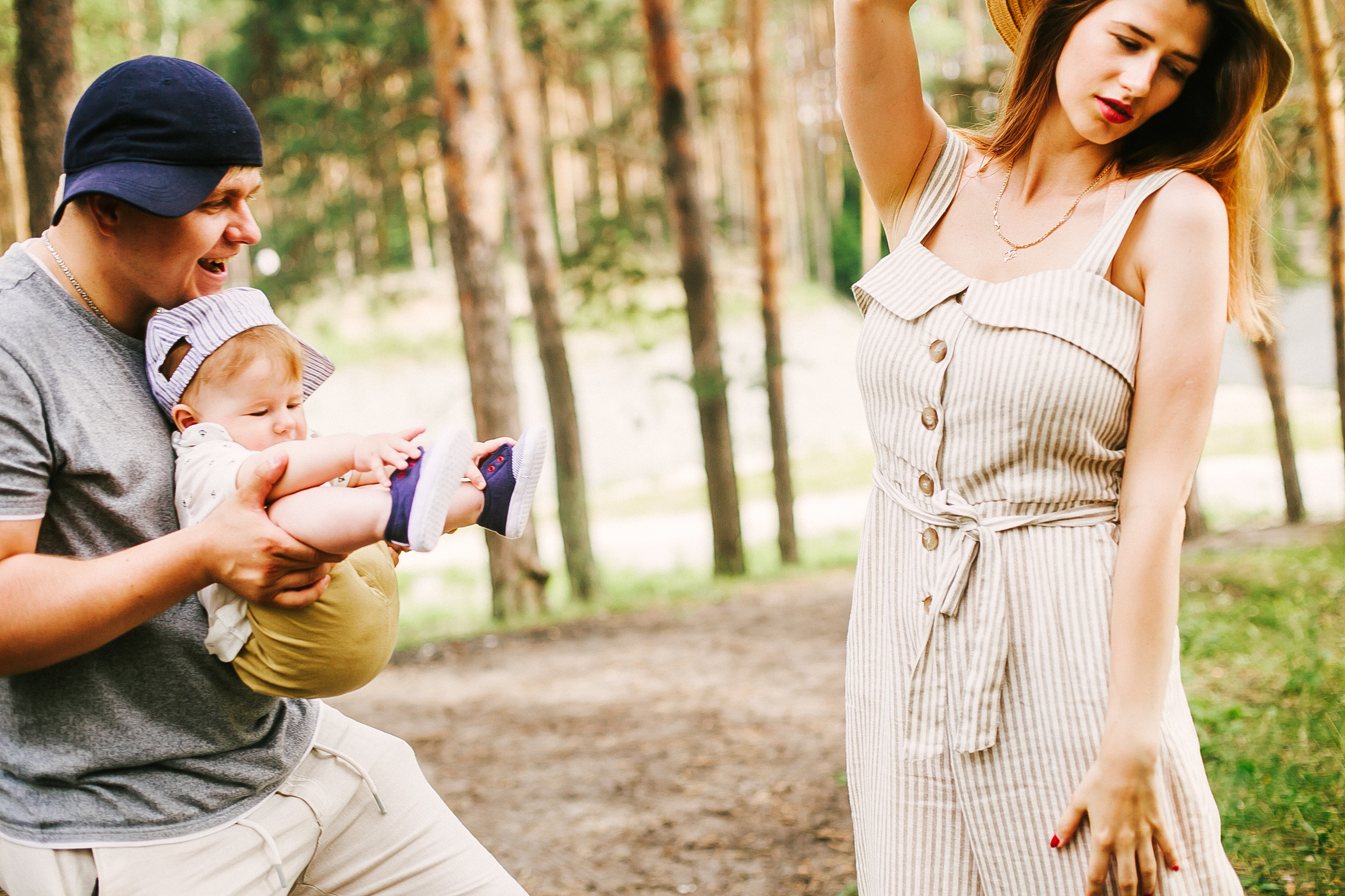 Дёма и родители. Прогулка по Гилевской роще. Фотограф Полина Егорова город Тюмень