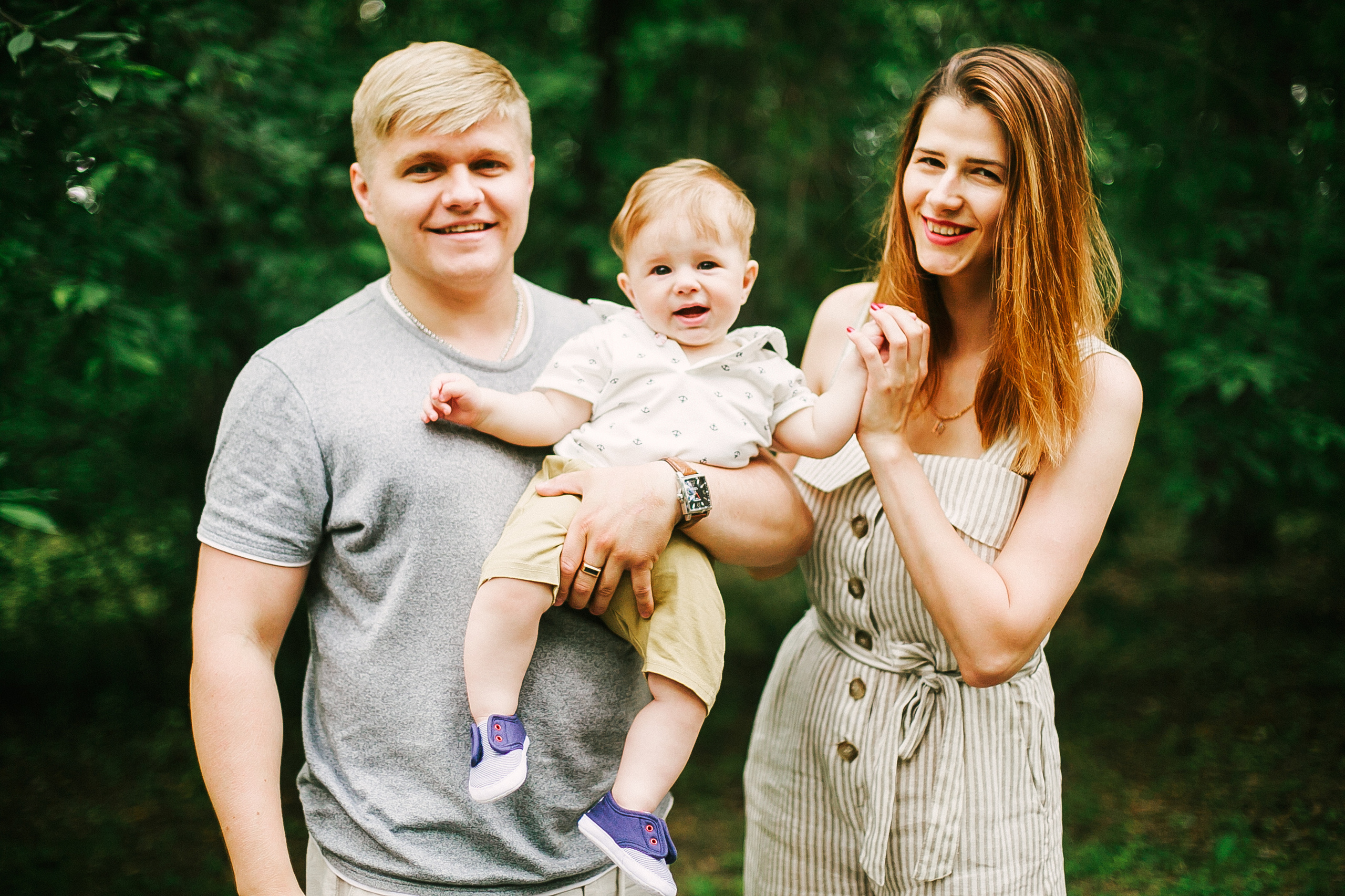 Дёма и родители. Прогулка по Гилевской роще. Фотограф Полина Егорова город Тюмень