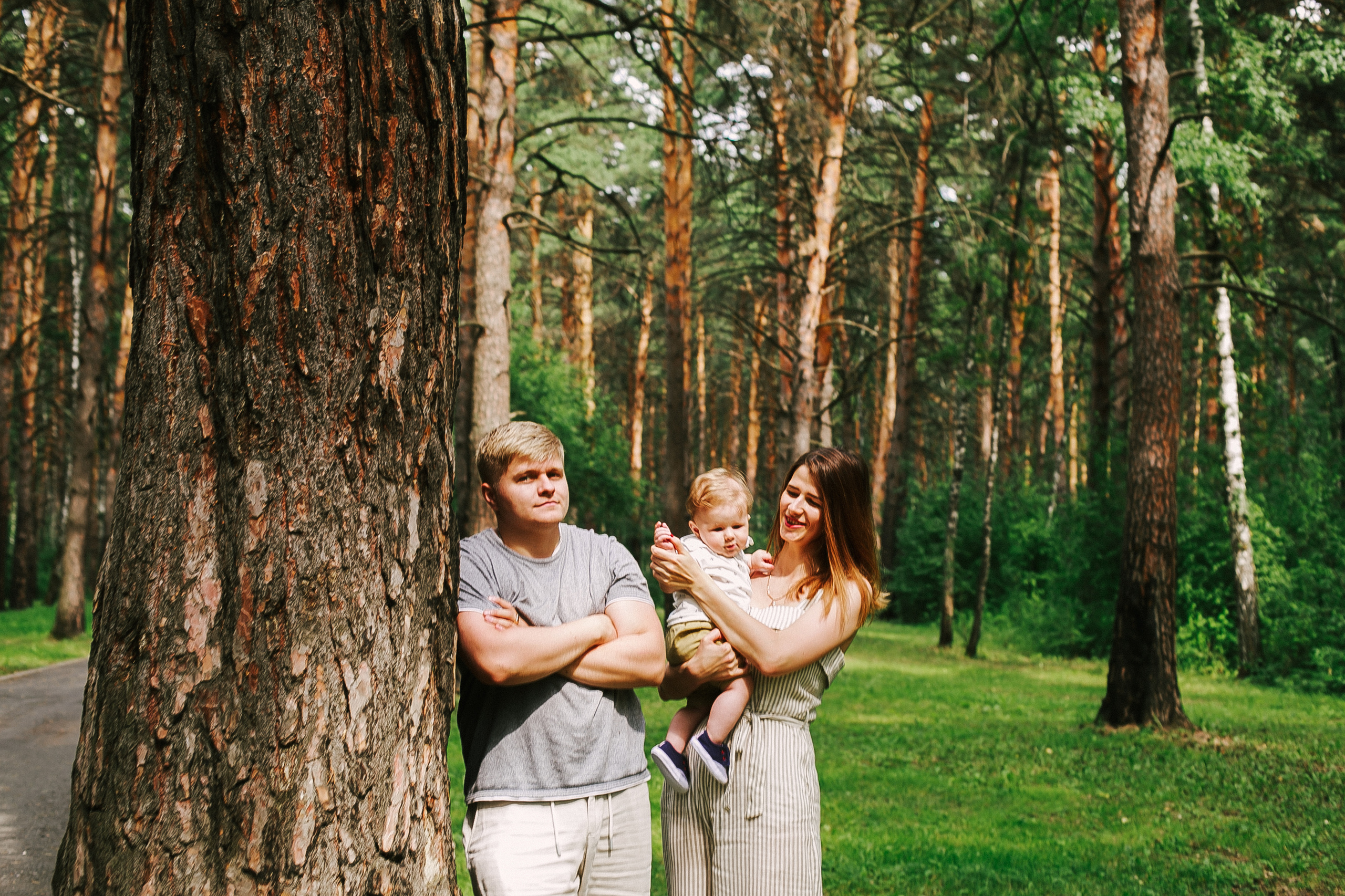 Дёма и родители. Прогулка по Гилевской роще. Фотограф Полина Егорова город Тюмень