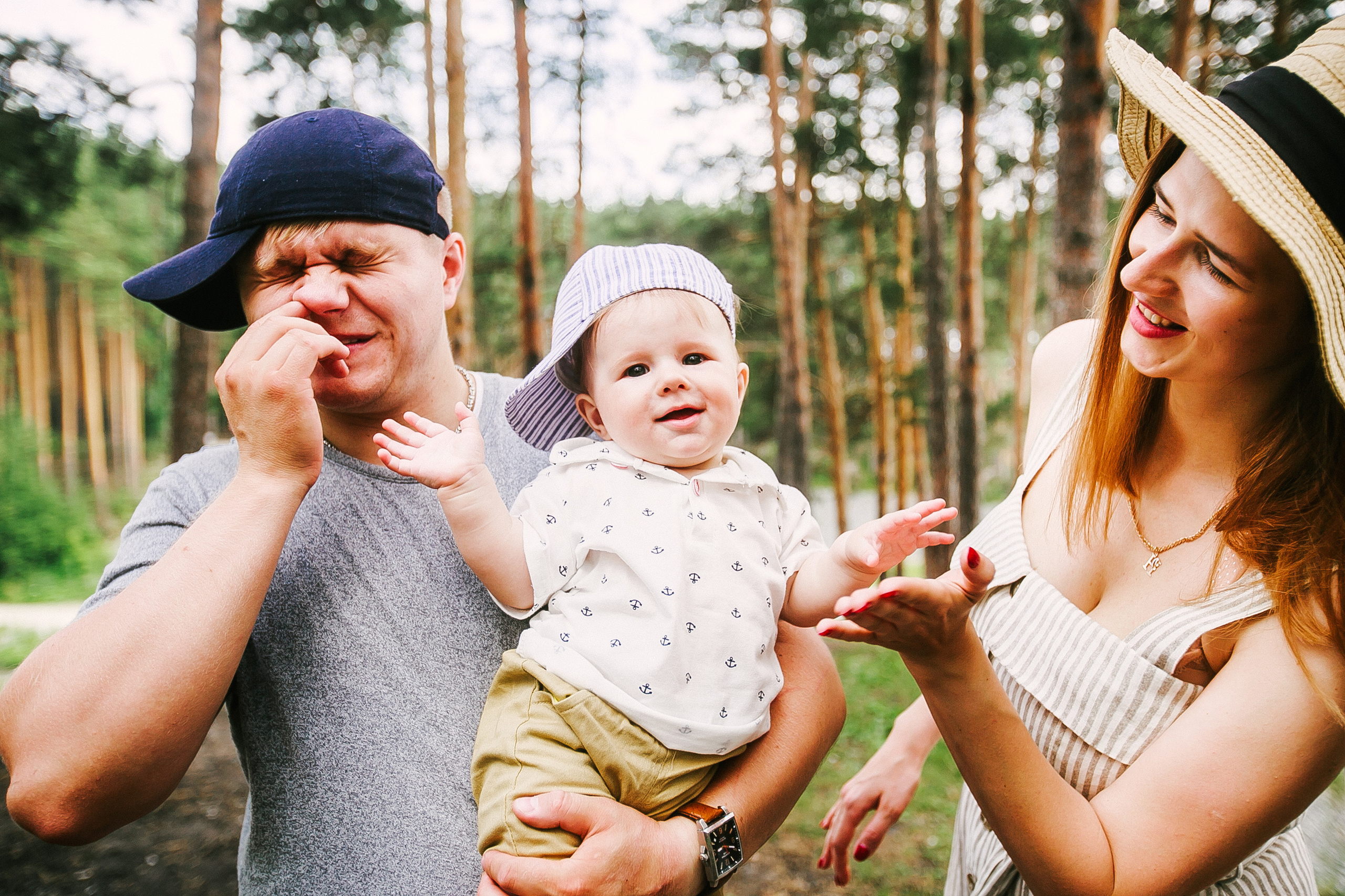 Дёма и родители. Прогулка по Гилевской роще. Фотограф Полина Егорова город Тюмень