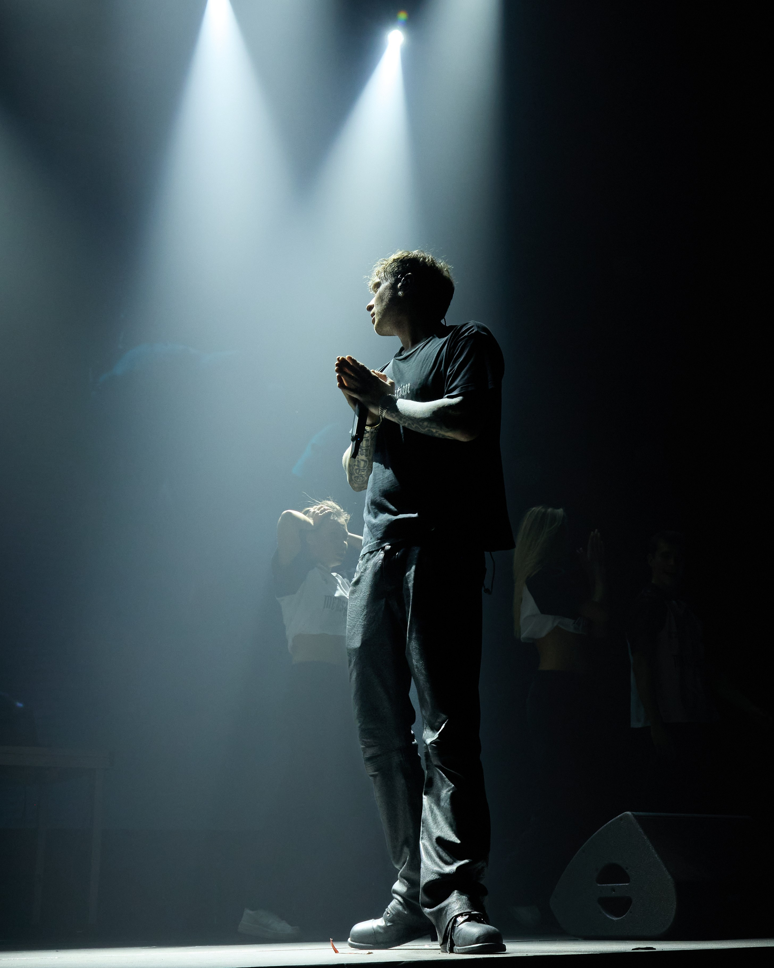 Egor Kreed. Святослав Лебедев | Рекламный фотограф — Коммерческая съемка, Арт-дирекшн, AI-интеграция