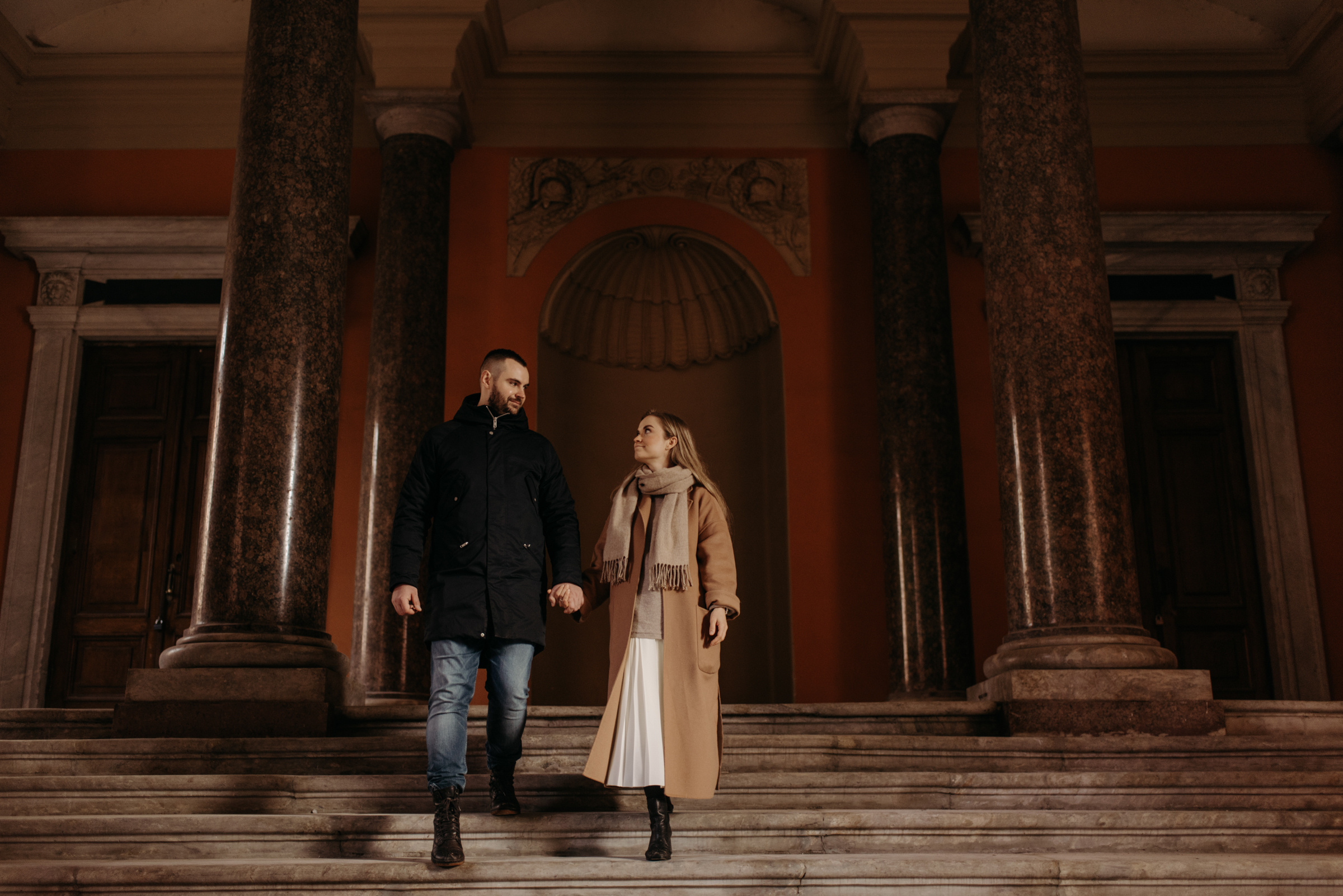 фотосъёмка лавстори в летнем саду, фотосессия для пар