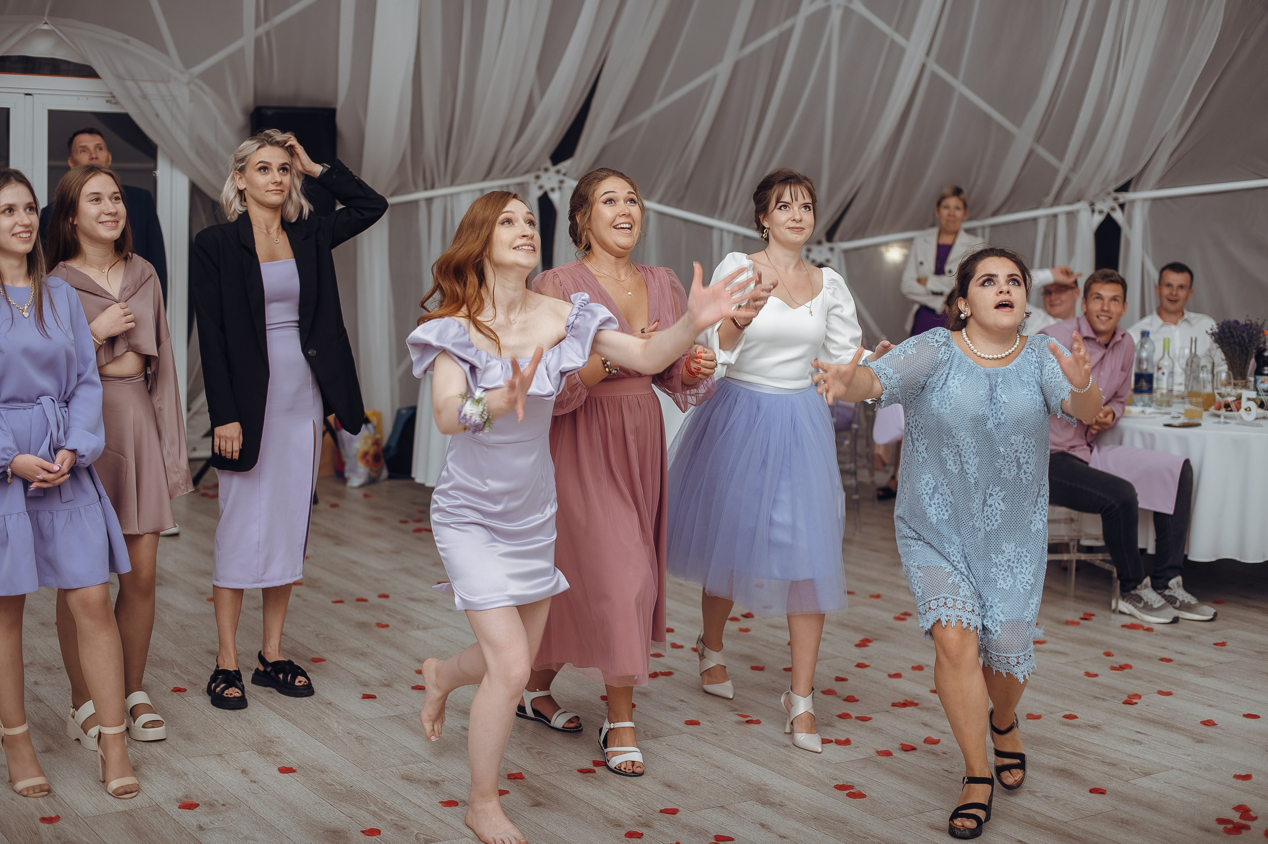 Семейный и дружелюбный свадебный день Людмилы и Сергея. Свадебный фотограф в Ярославле Денис Медоваров