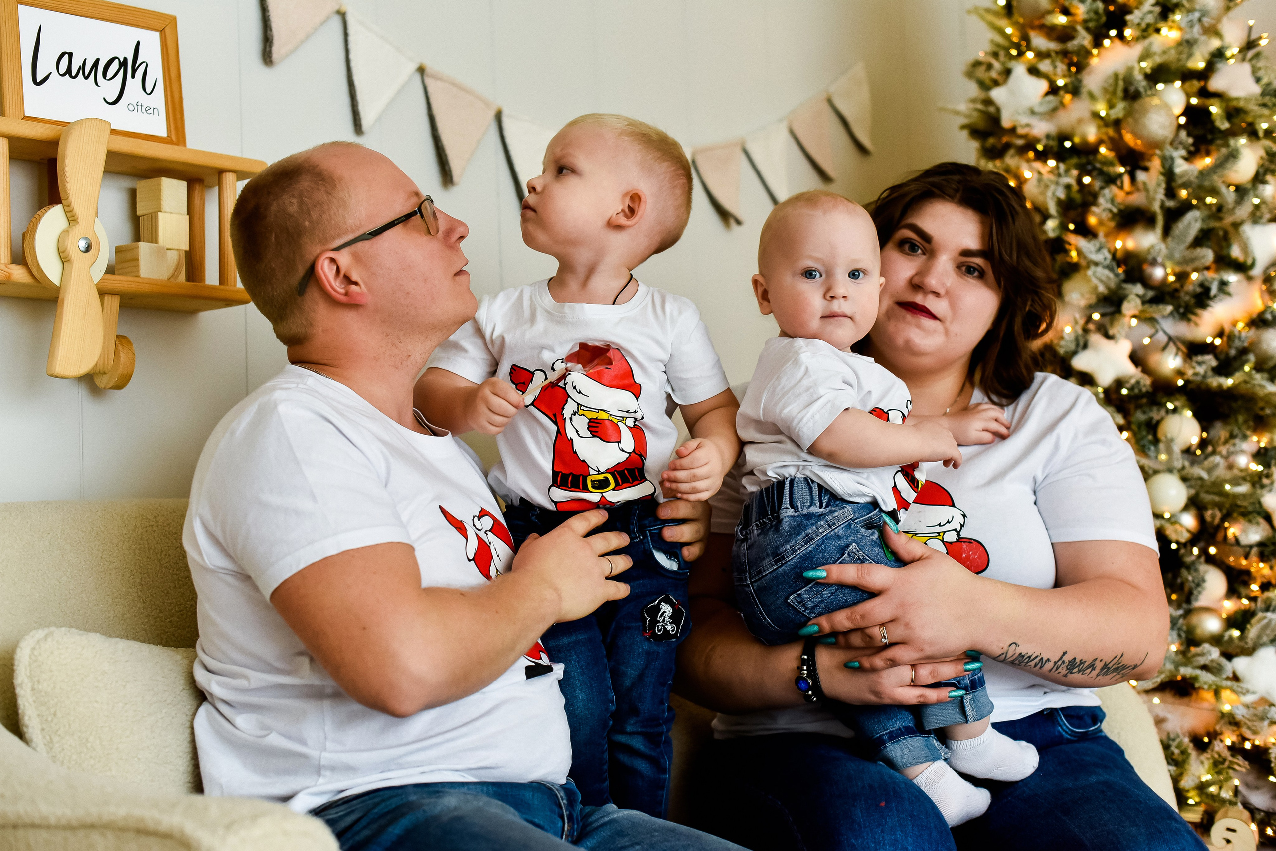 Новогодняя фотосессия для семьи Натальи И Дениса с сыновьями