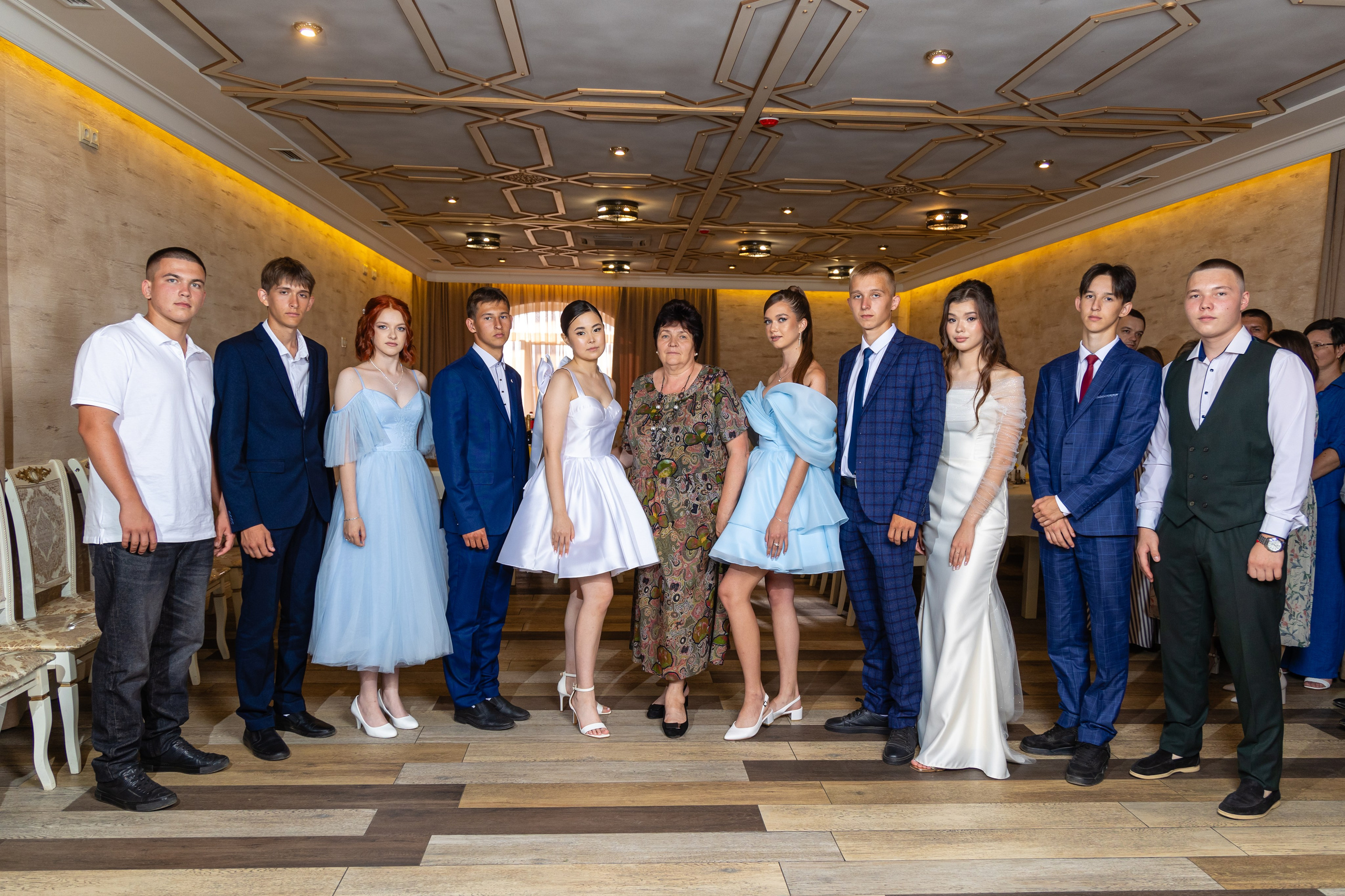 Выпускной в школе. Школьный фотограф Саратов Золотарь Ольга