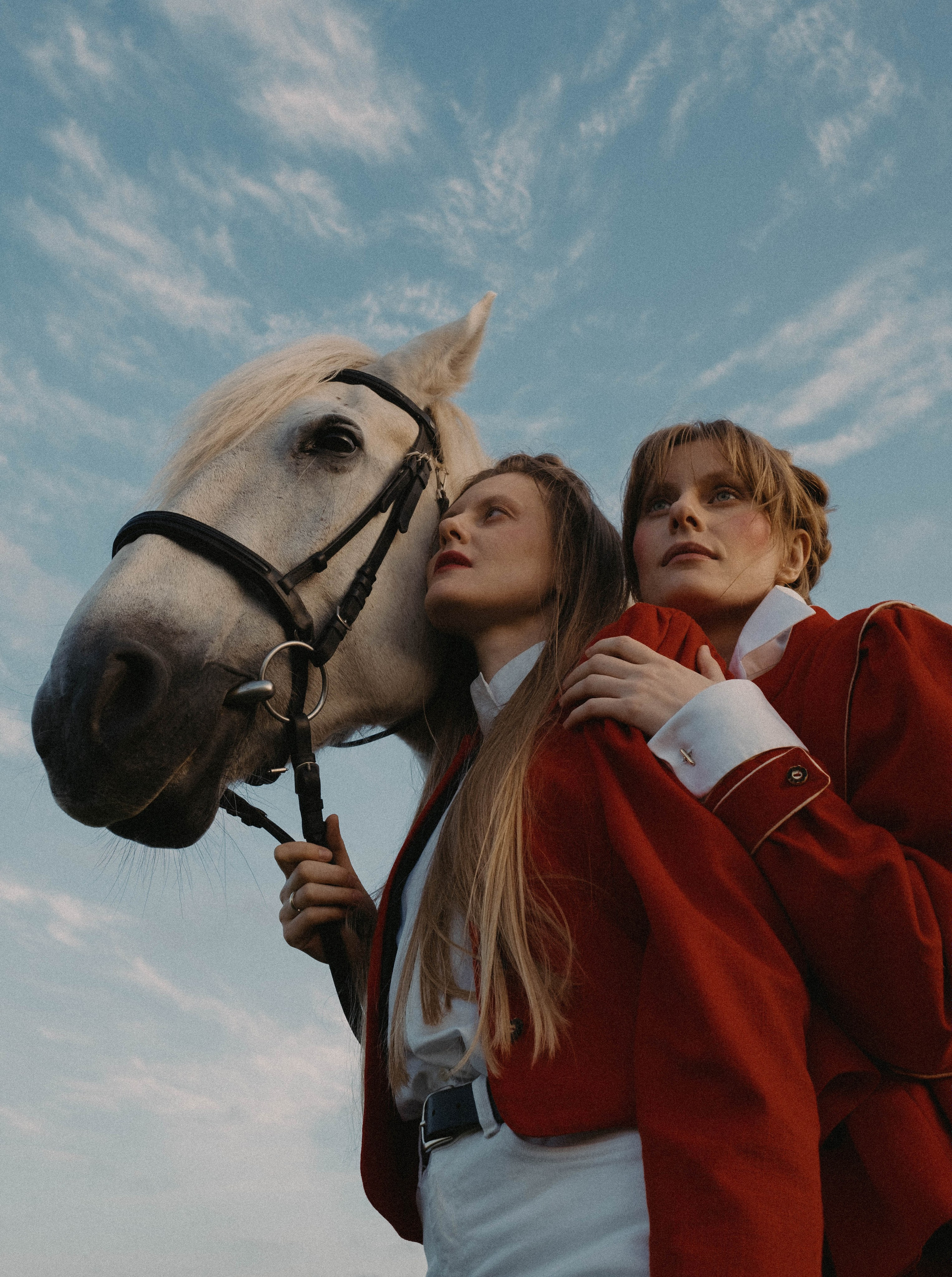 Behind your shoulders. Фотограф и Стилист в Санкт-Петербурге Алеся Хомиченок и Игорь Гарин