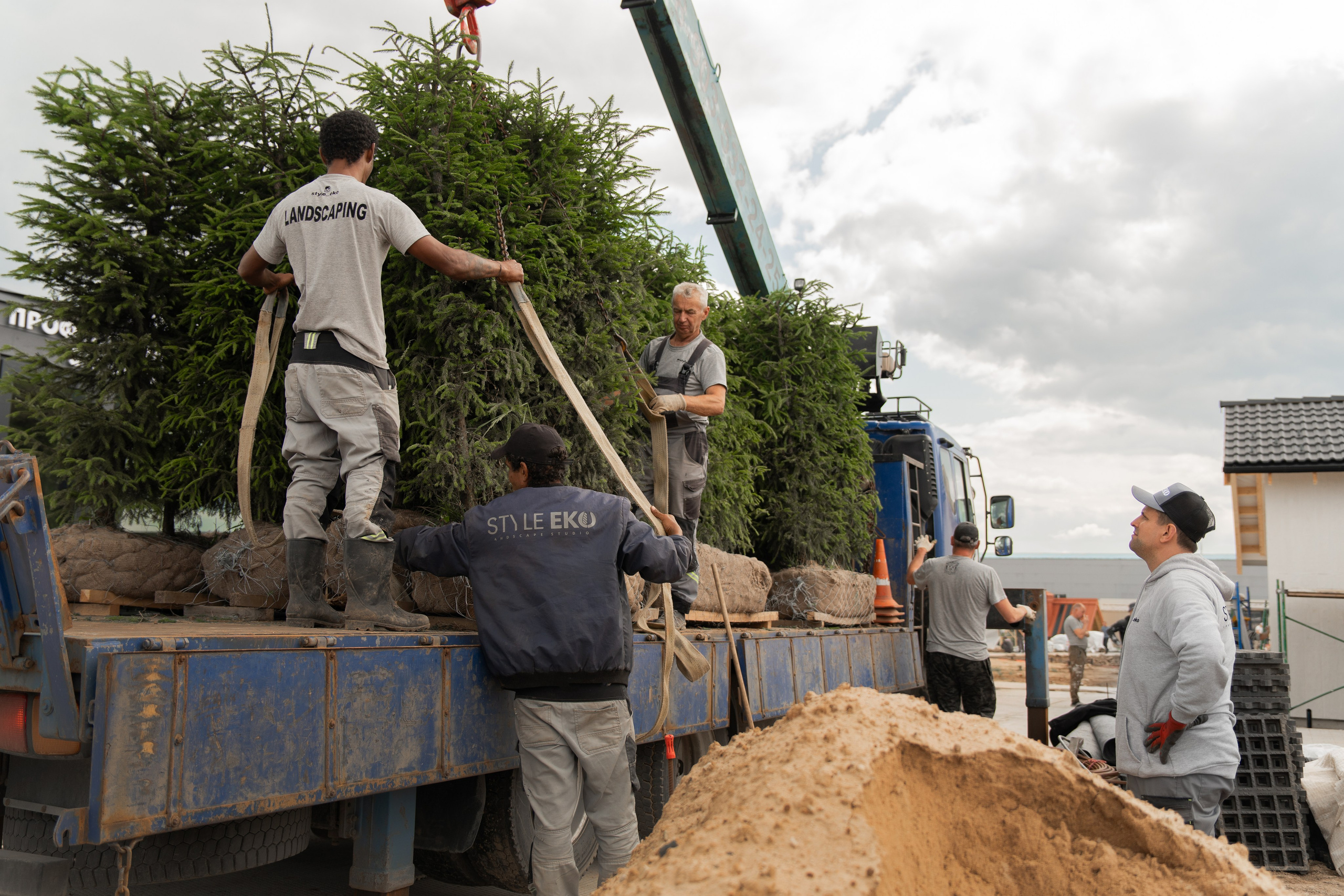 Этап ландшафтных работ. Автомобильный фотограф Светлана Усова