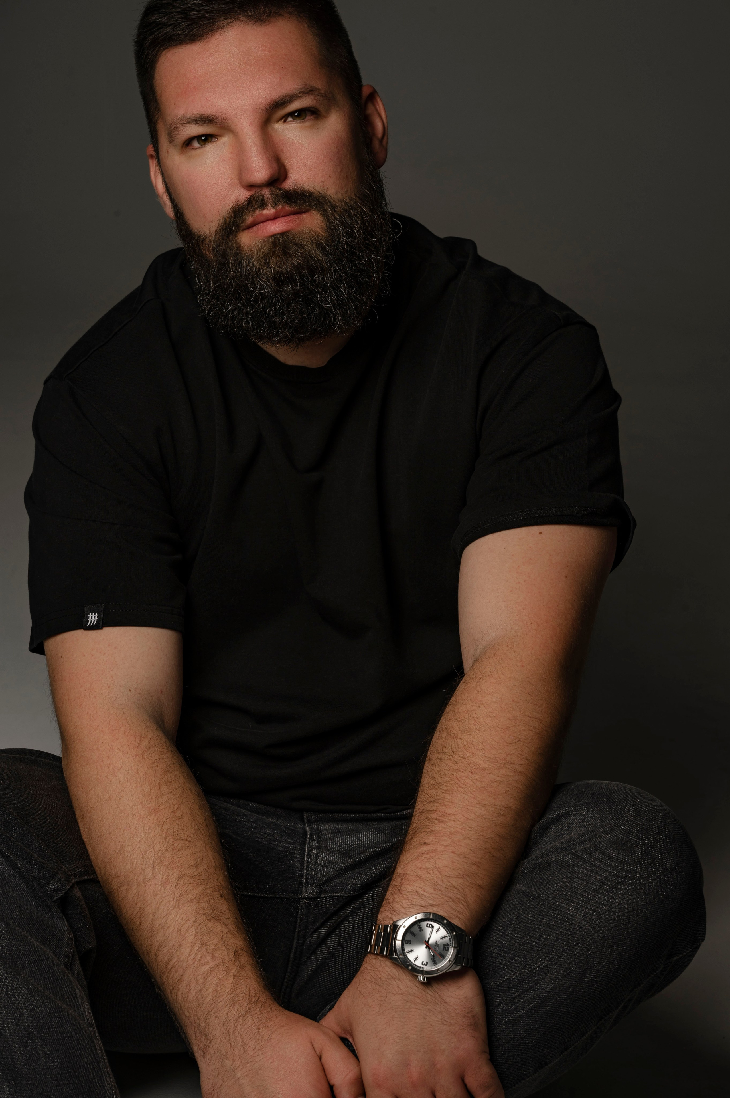 Роман. Профессиональный фотограф беременности в СПБ. Стильные фотосессии беременности в стиле минимализм и классическая фотография