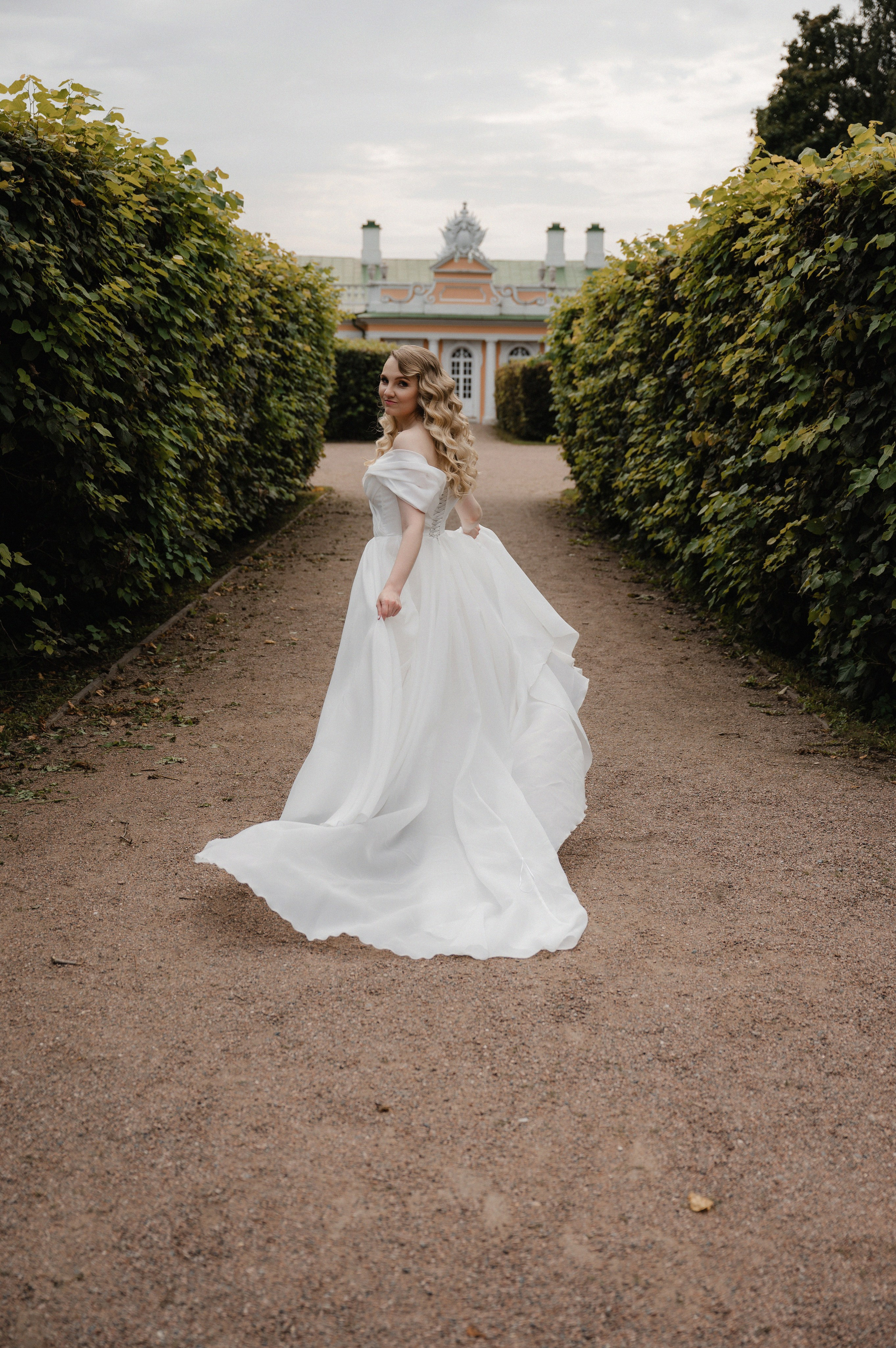 Илья и Ольга.Кусково. Свадебный фотограф Раменское-Москва