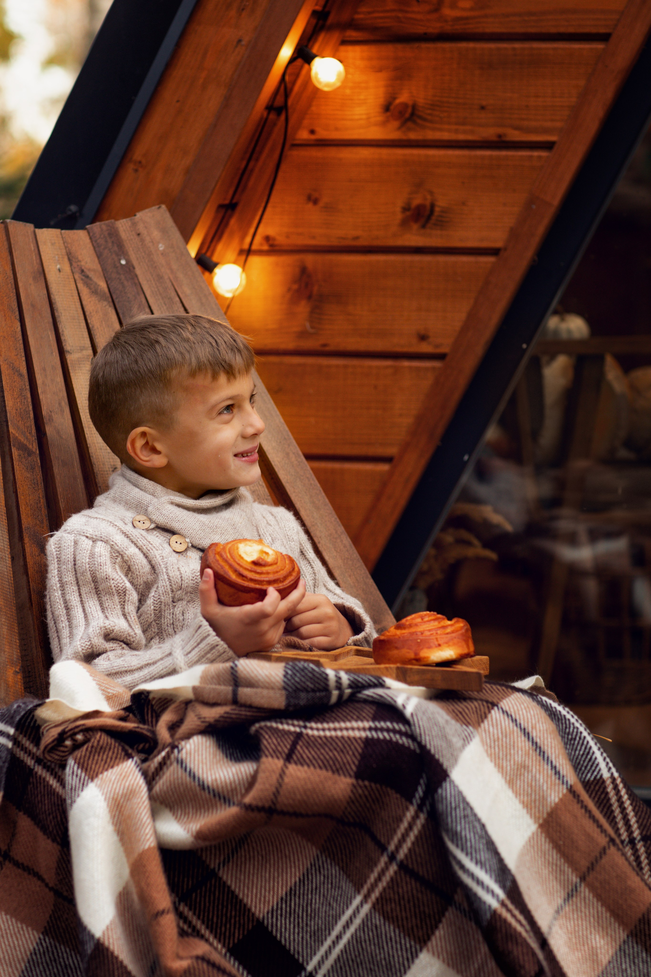 Съемка в треугольном доме в лесу. Фотограф Санкт-Петербург Елена Мухина