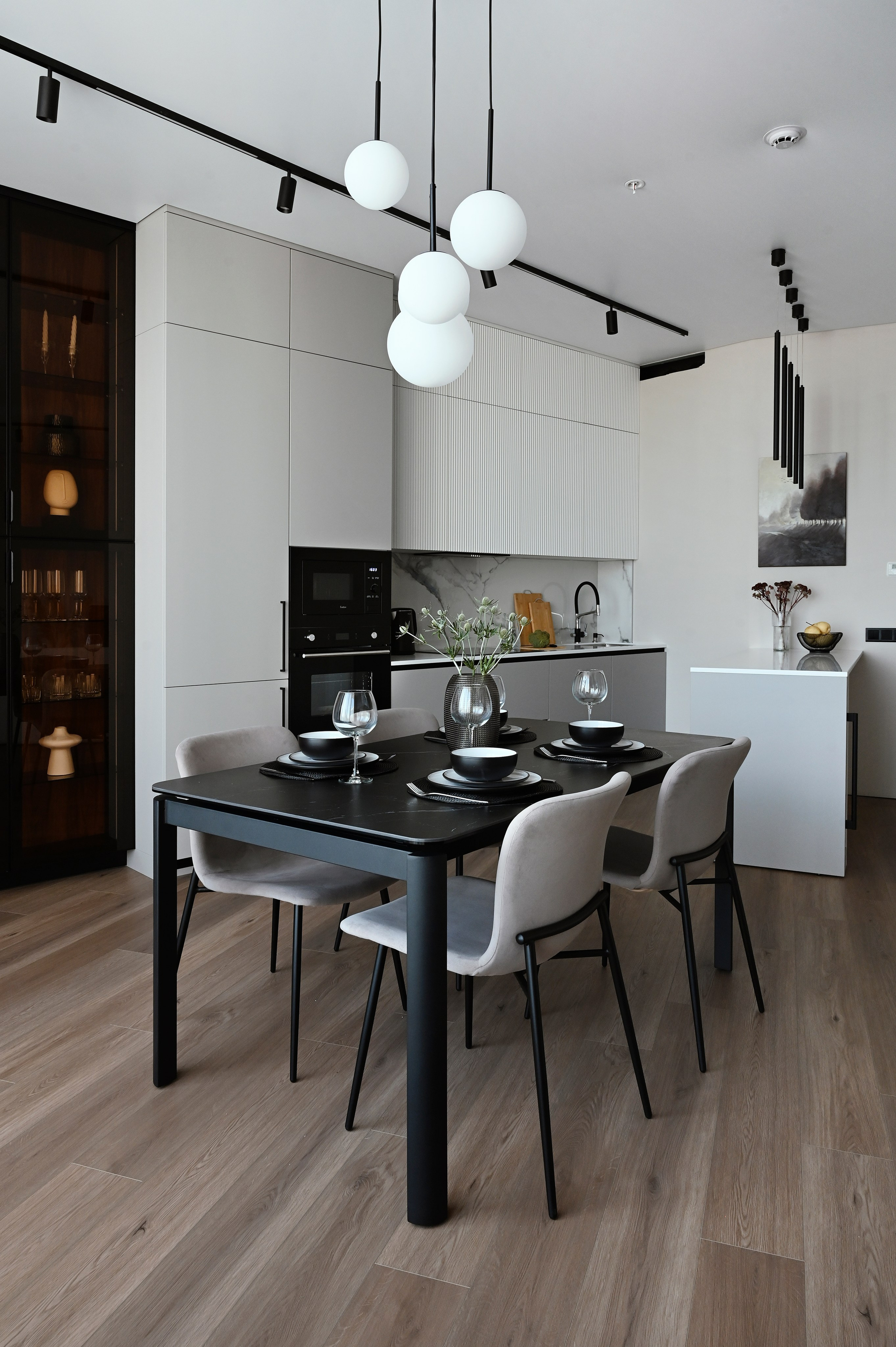 Башня Исеть дизайнер Вероника Миллер. Мебель на заказ