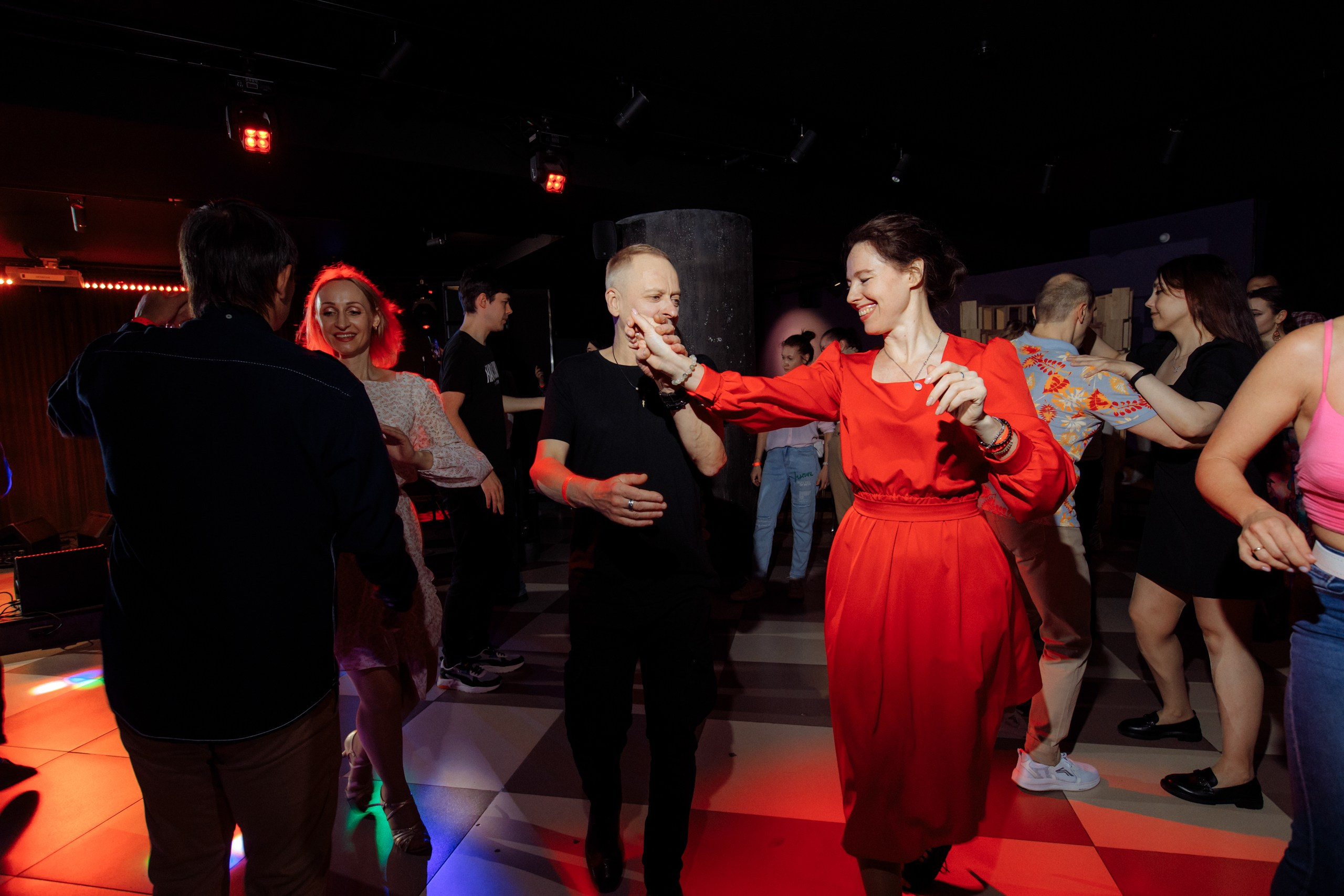 ISALSА. Вечеринка в школе танцев. Свадебный фотограф в Ярославле Анастасия Архипова