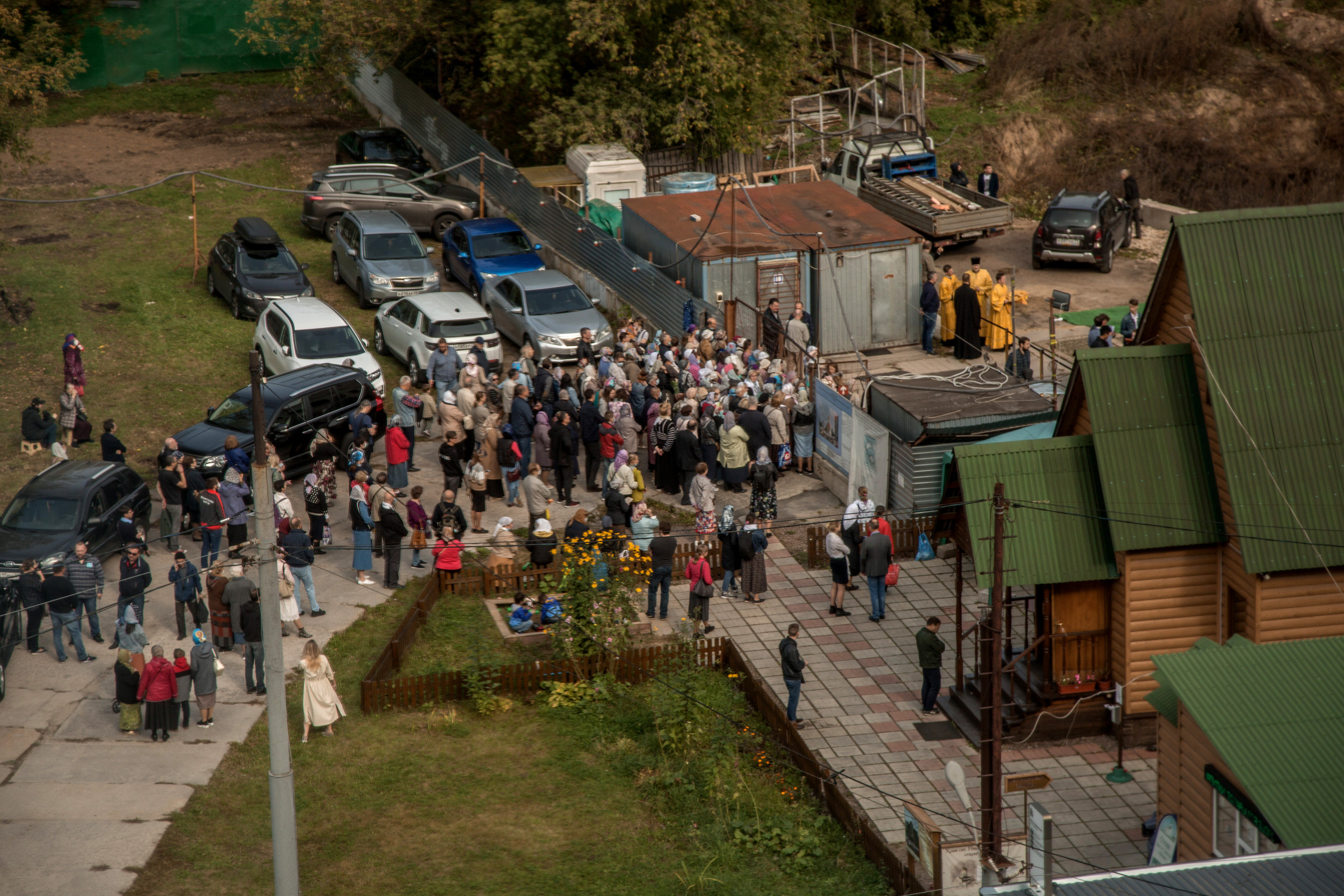 ВОЗДВИЖЕНИЕ КРЕСТА НА ХРАМЕ СВ. НИКОЛАЯ В ЩУКИНО. Фотограф на крестины
