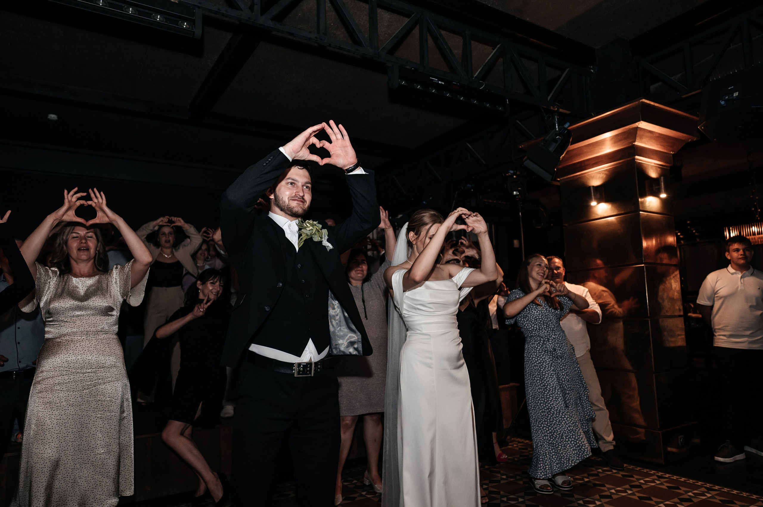 Даниил и Валерия. Черная утка. Полный день. Фотограф Екатерина Бочарникова