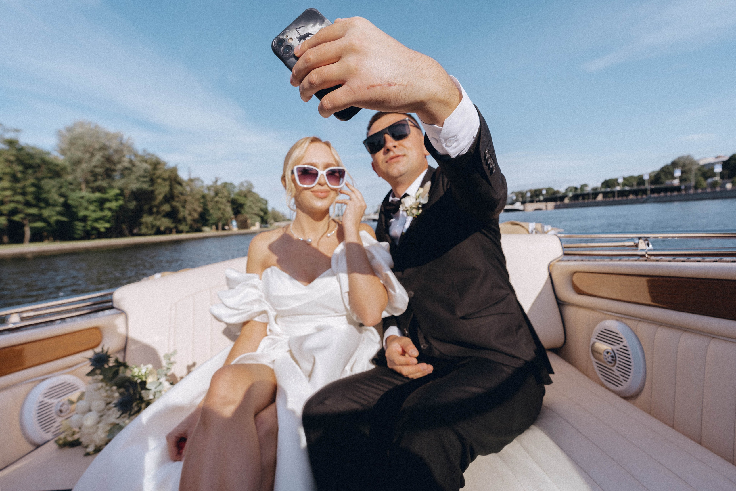 СВАДЕНБНАЯ СЬЕМКА НА КАТЕРЕ ПО КАНАЛАМ САНКТ-ПЕТЕРБУРГА И В АКВАТОРИИ НЕВЫ. Профессиональный фотограф, Санкт-Петербург — Виктория Богомолова