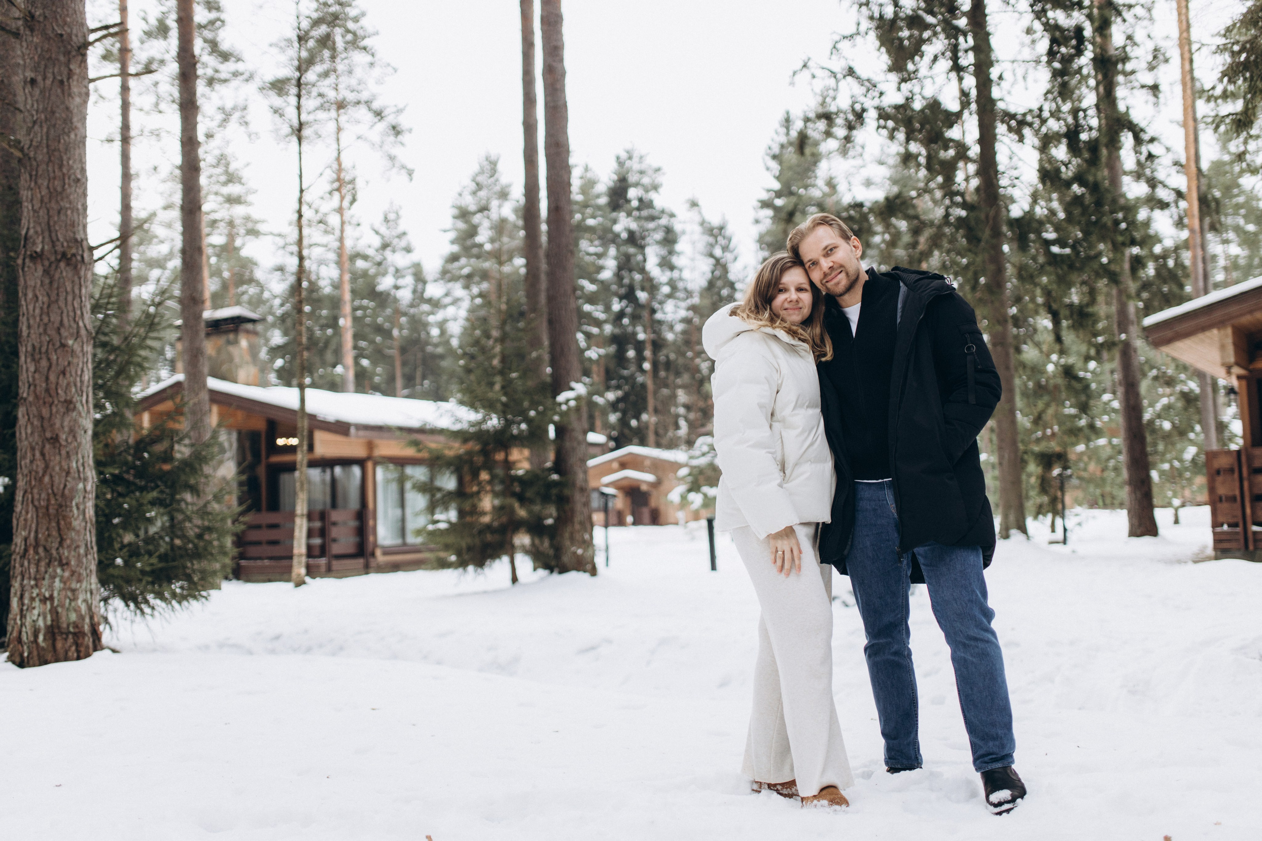 Коттедж и лес. Фотосервис курорта «Охта Парк­­­»