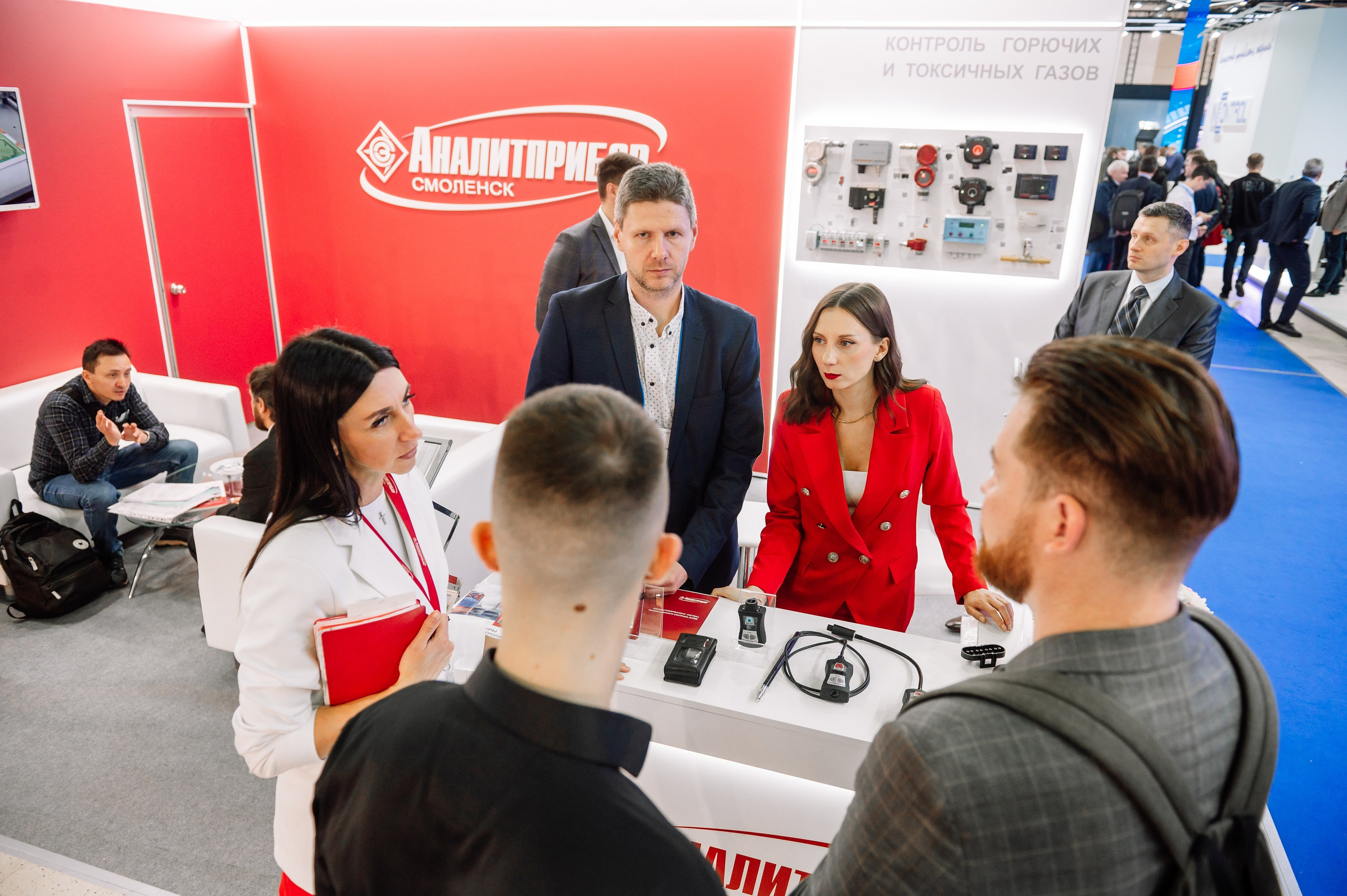 Аналитприбор на выставке Нефтегаз-24. Репортажный фотограф в Москве и по всему миру Степанова Юлия