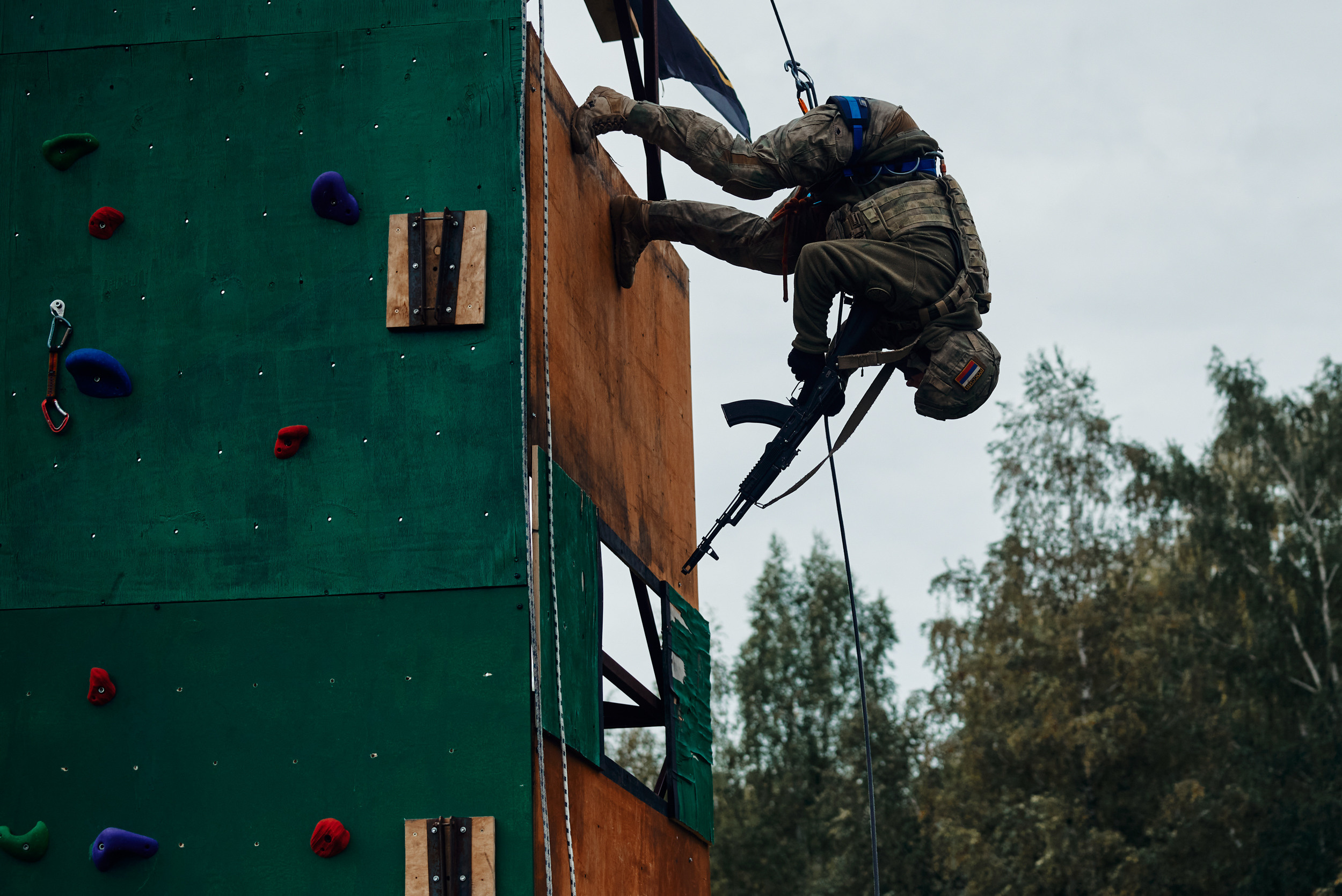 Аванпост. Снимаю всё, кроме похорон