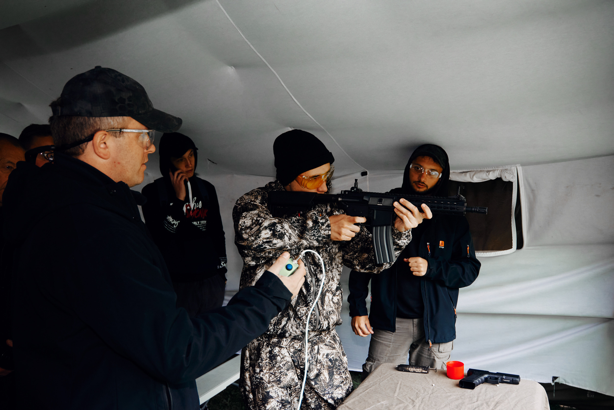 Аванпост. Снимаю всё, кроме похорон