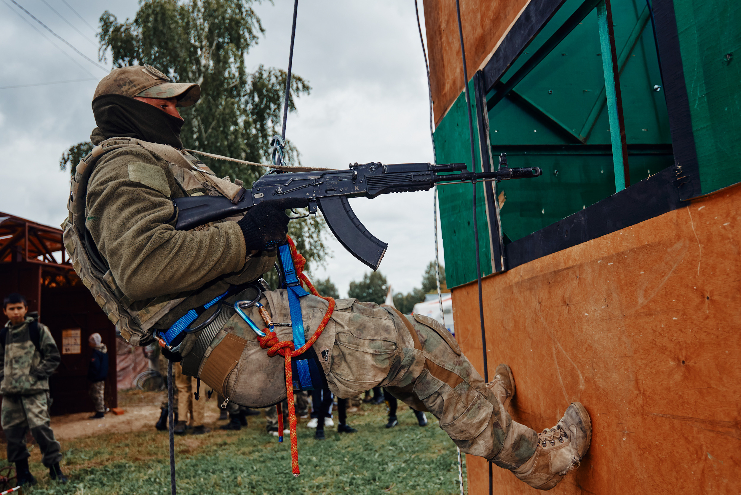 Аванпост. Снимаю всё, кроме похорон