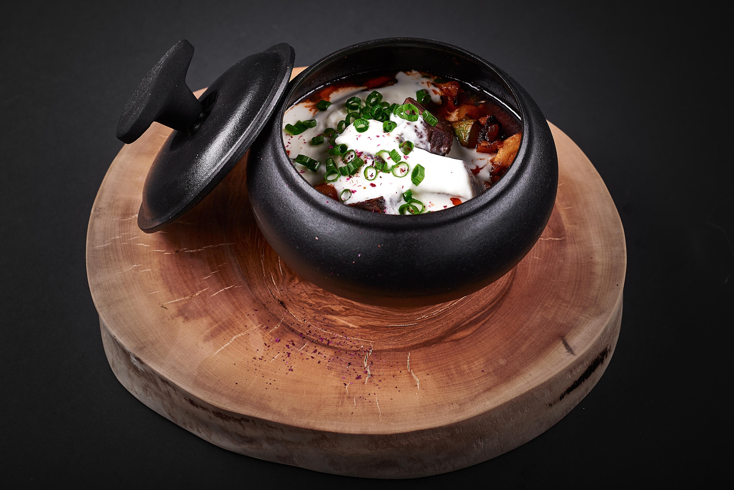 1. Снимаю всё, кроме похорон