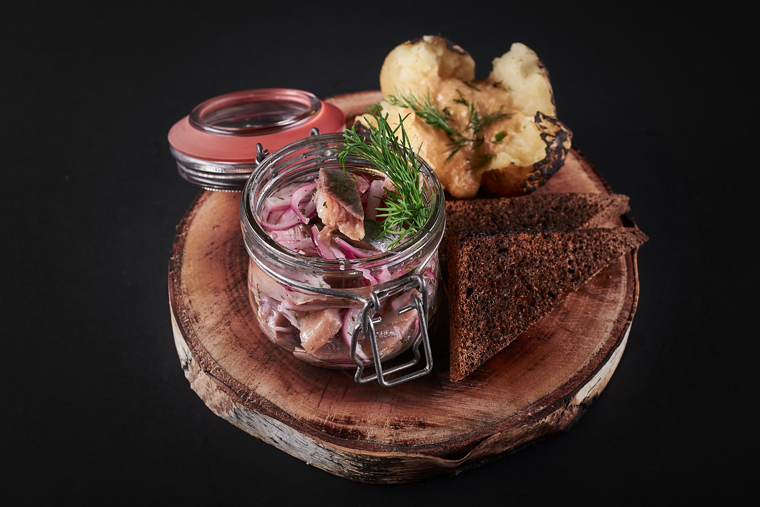 1. Снимаю всё, кроме похорон