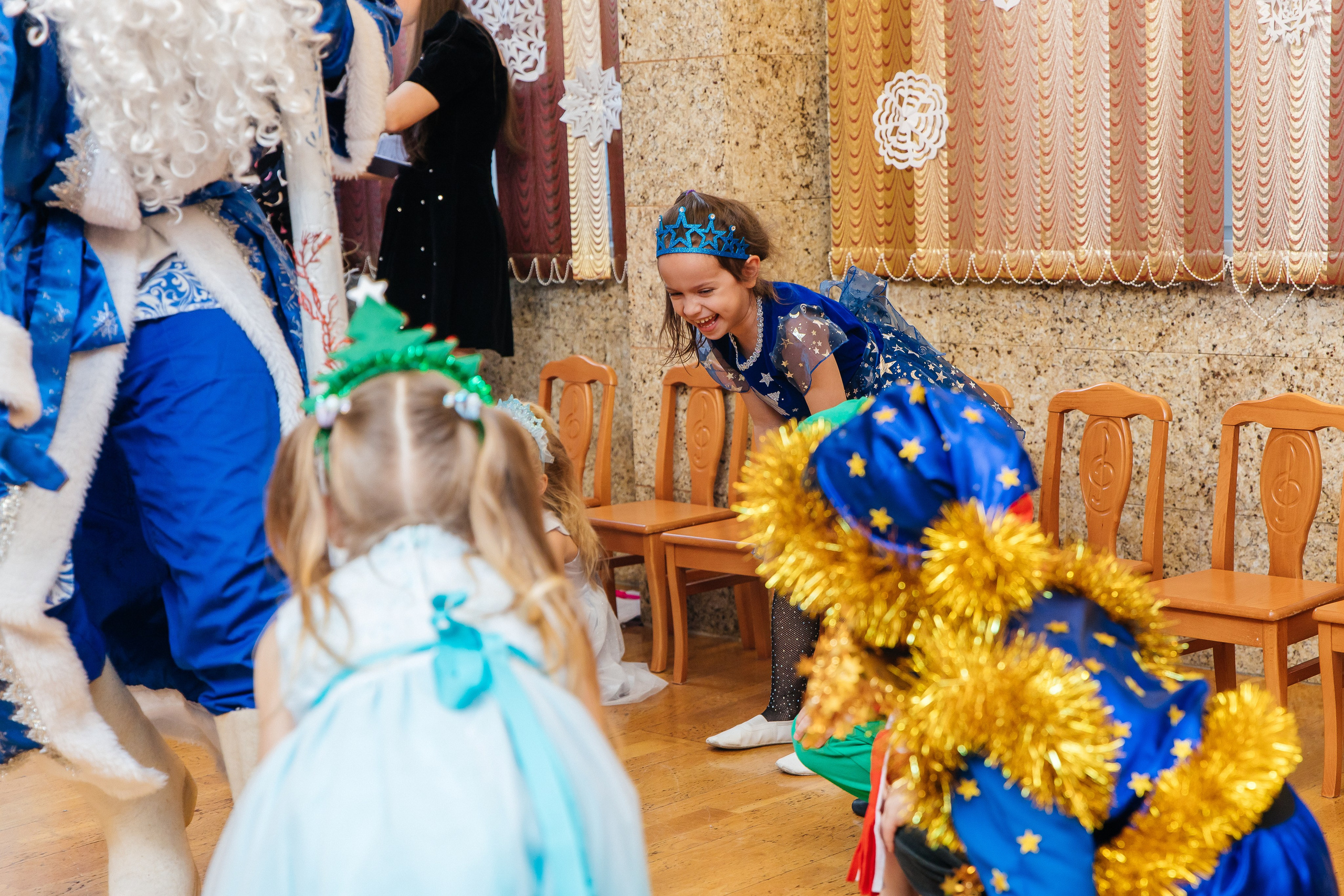 Детский сад № 93 — Утренник (27.12.2024). Свадебный и семейный фотограф Крамар Наталья