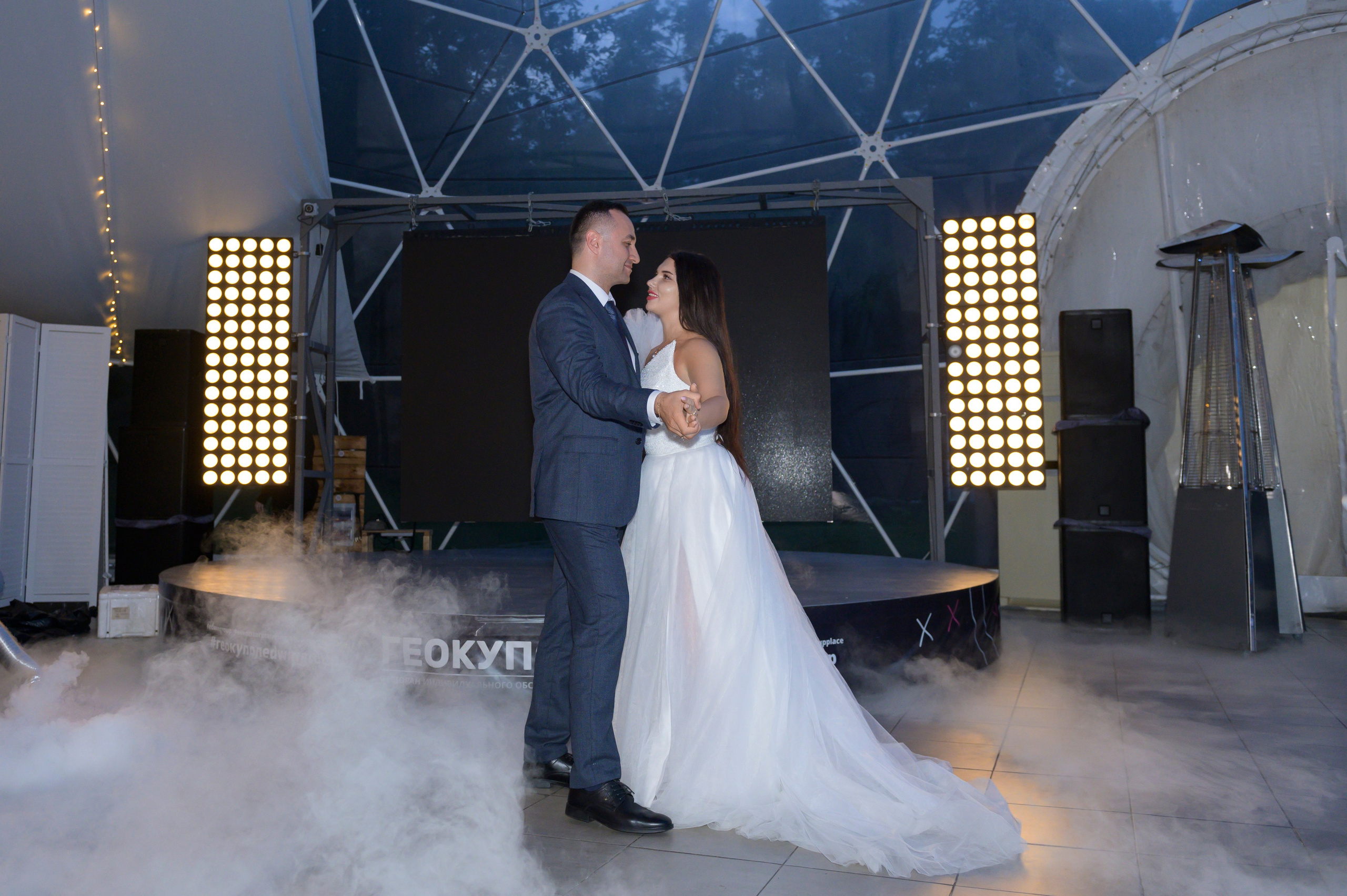 Алина и Адем. Свадебный банкет. Семейный и свадебный фотограф во Владивостоке