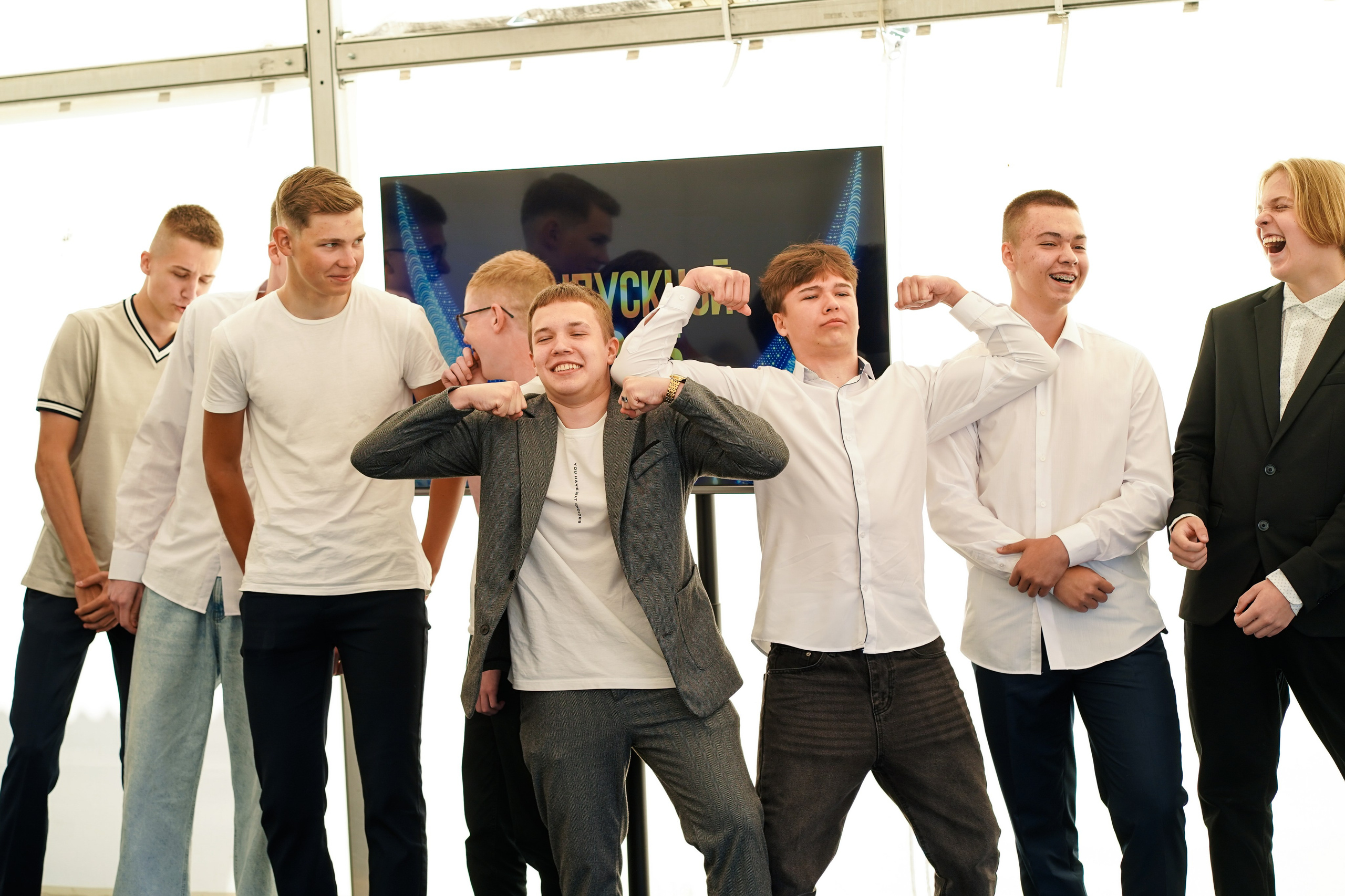 Выпускной 9 класса школа 19 в Коматек. Семейный и портретный фотограф в Екатеринбурге Анна Лобанова