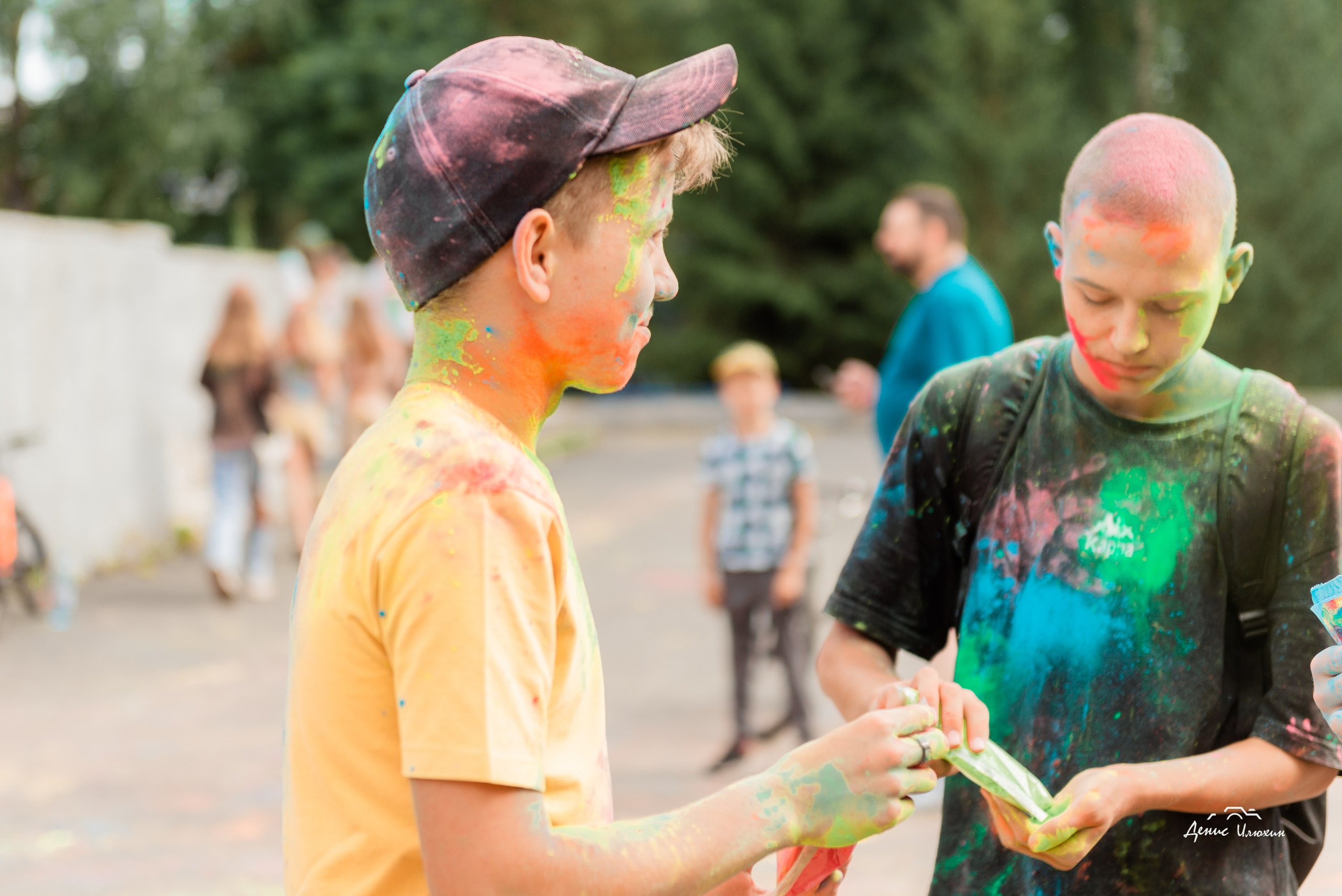 Краски Холи в Комсомольском Парке 2023. Детский фотограф, семейный фотограф и репортажи в Кемерово