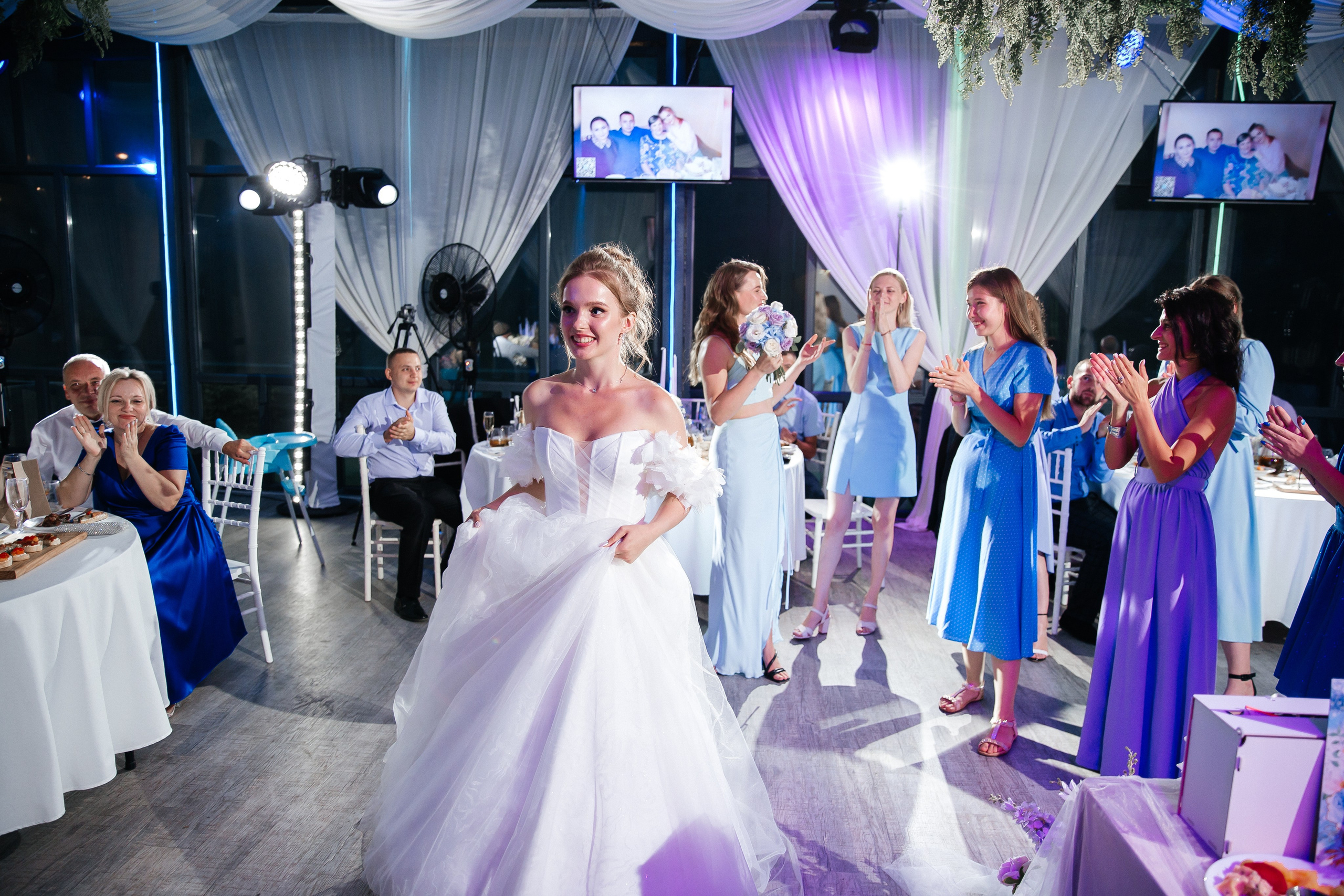 А&А — фотосессия на стадионе. Свадебный фотограф в Оренбурге Илья Володьков