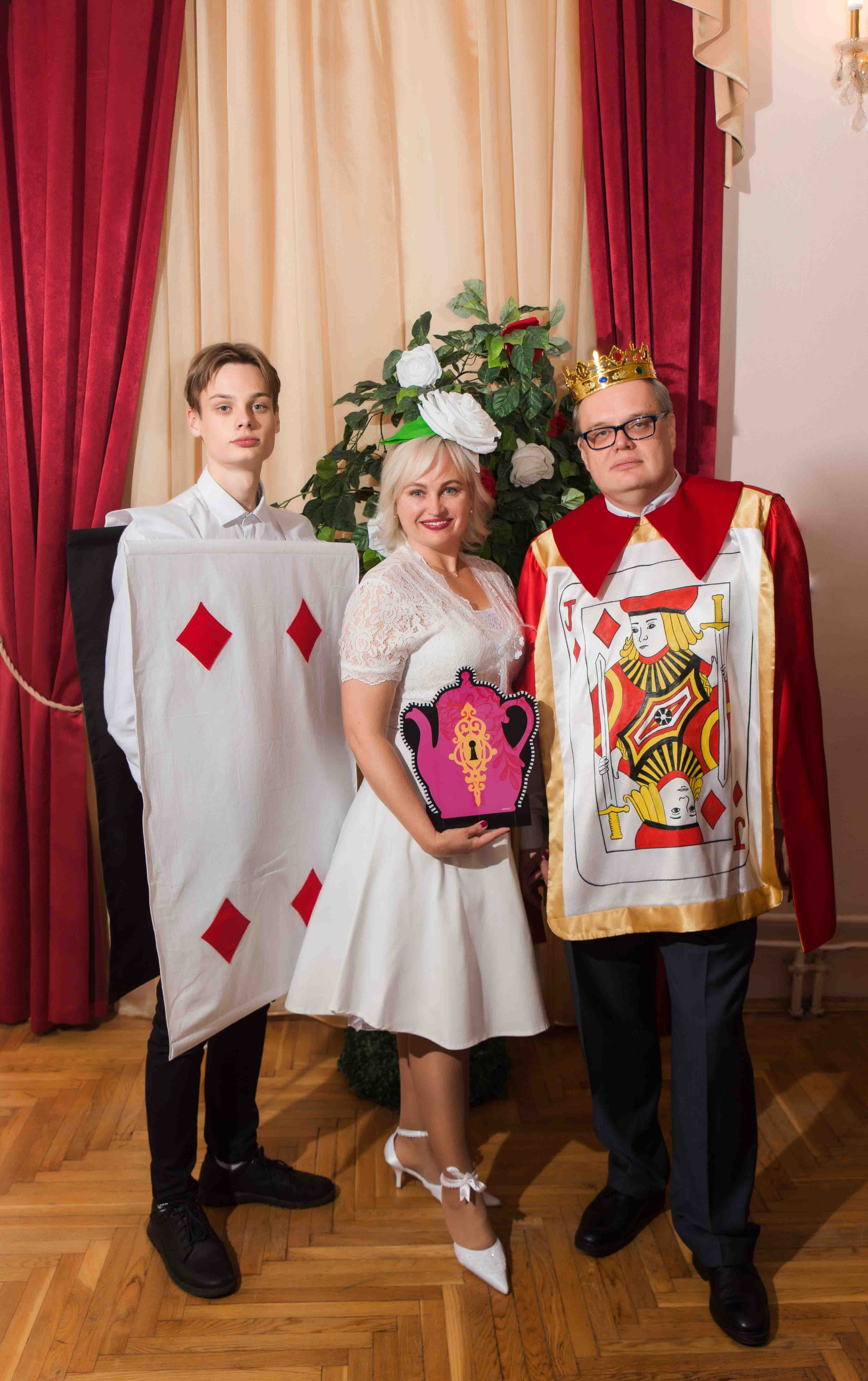 Школьники в стране чудес. Фотосессия в стиле Алисы. 2019 год. Фотограф и видеограф в Москве и Абу Даби Мария Кулагина