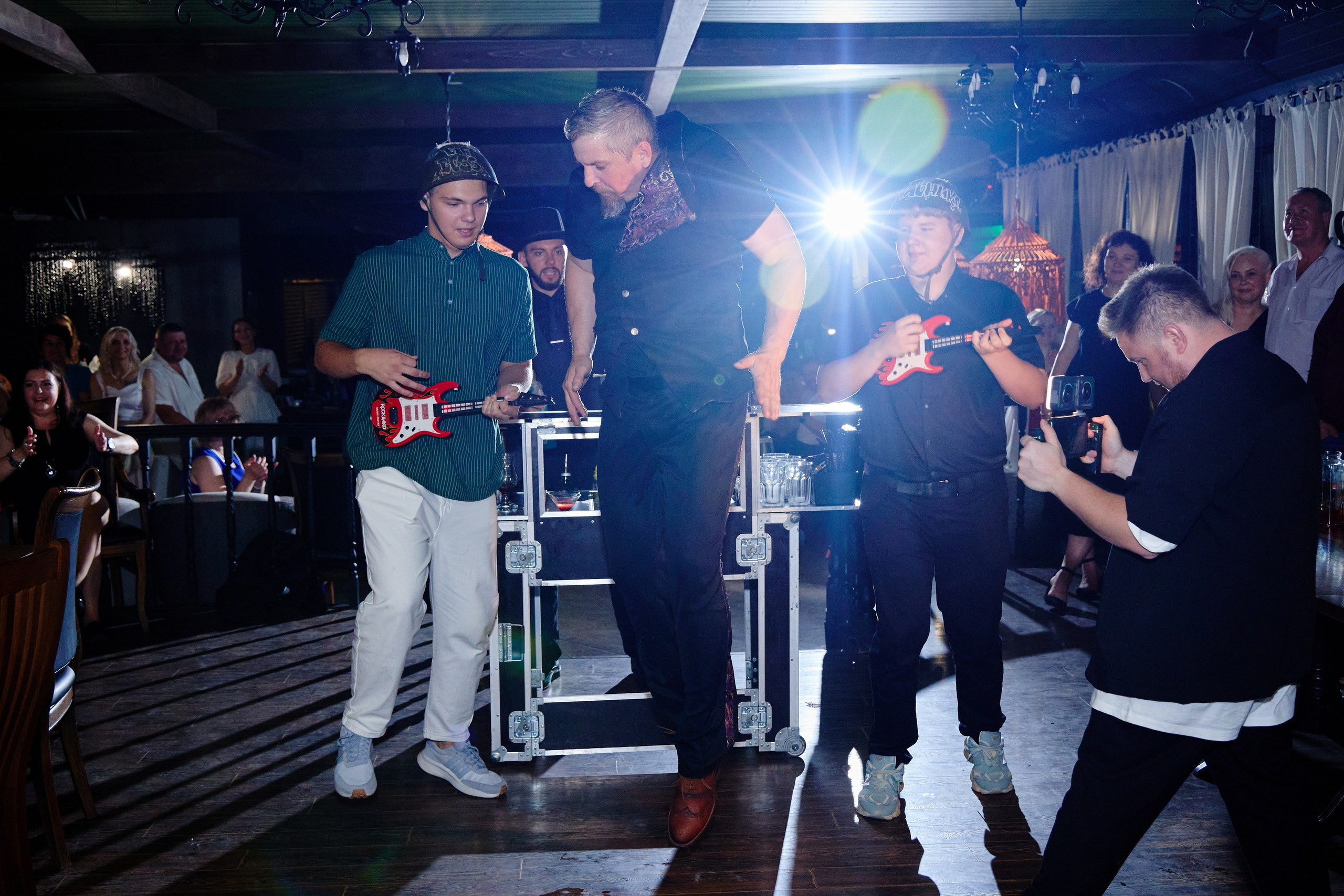 Выпускной 35 Сош. Фотограф Выпускные альбомы Таганрог Сергей Коробченко