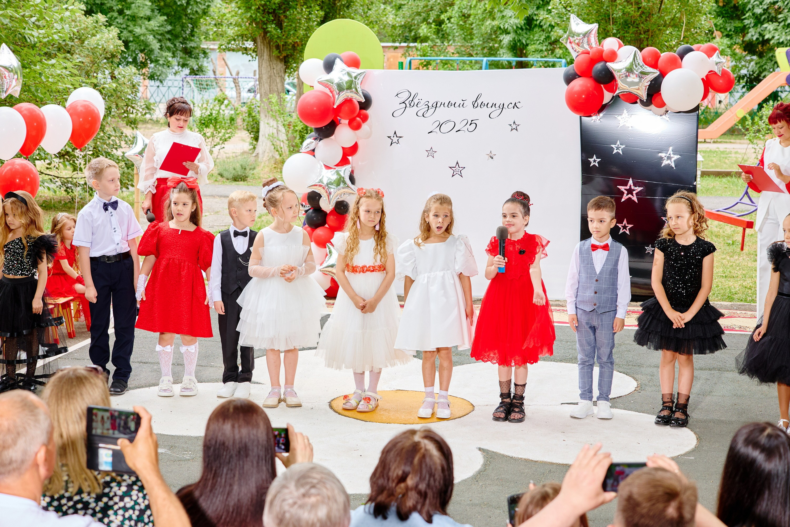 Выпускной 45 сад. Фотограф Выпускные альбомы Таганрог Сергей Коробченко