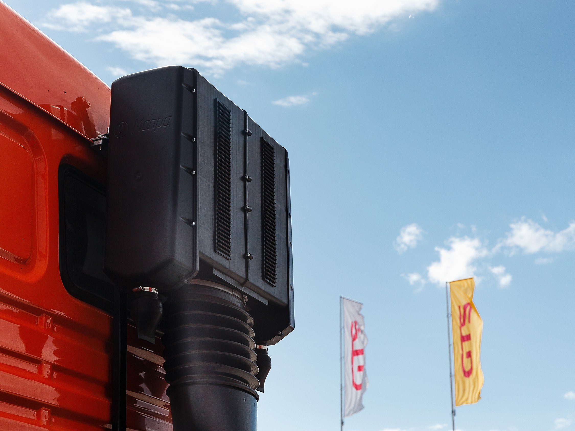 Автомобильный фотограф в СПб. Репортажная фотосъёмка в Санкт-Петербурге. Фотограф на мероприятие: выставки, презентации, автогонки. Фото для сайта, отчётов и публикации в сми. Профессиональный фотограф Сергей Пушкин. Промышленная фотосъёмка. Автопром. Фотосъёмка авто и спецтехники. Профессиональные фото большегрузов.