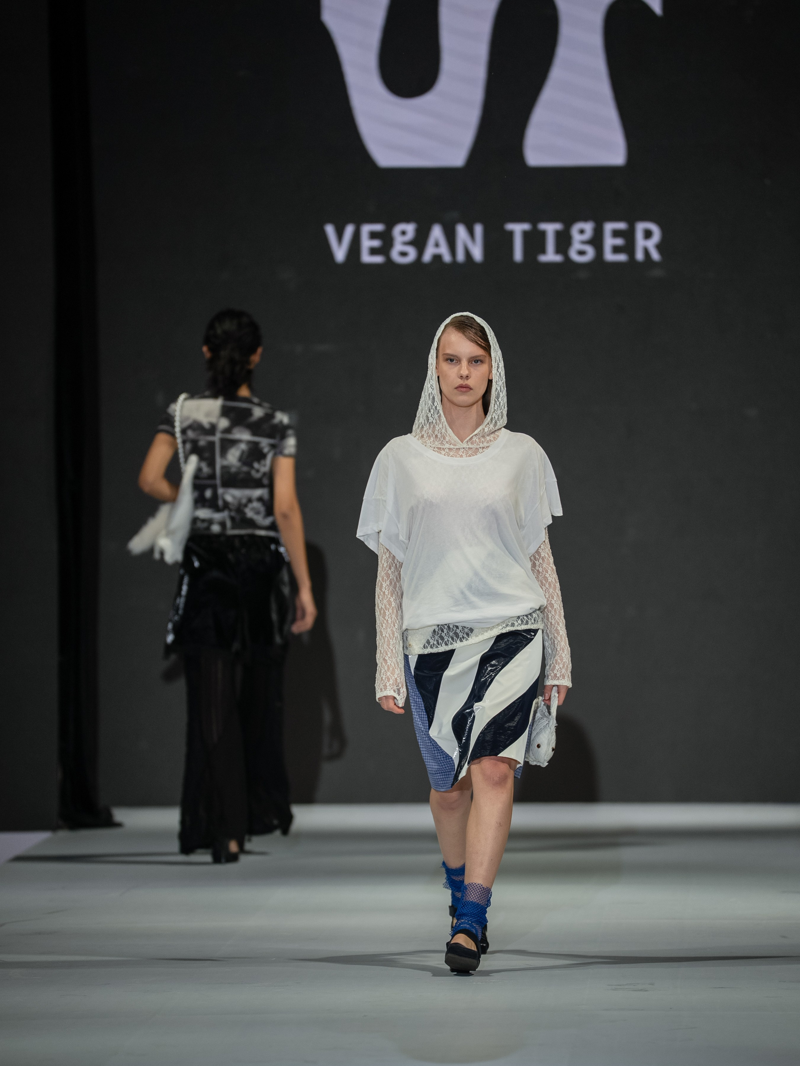 EURASIAN FASHION WEEK Vegan Tiger. Сайт Алматинского НЮ АРТ, будуар и фэшн фотографа Дениса Карпенко
