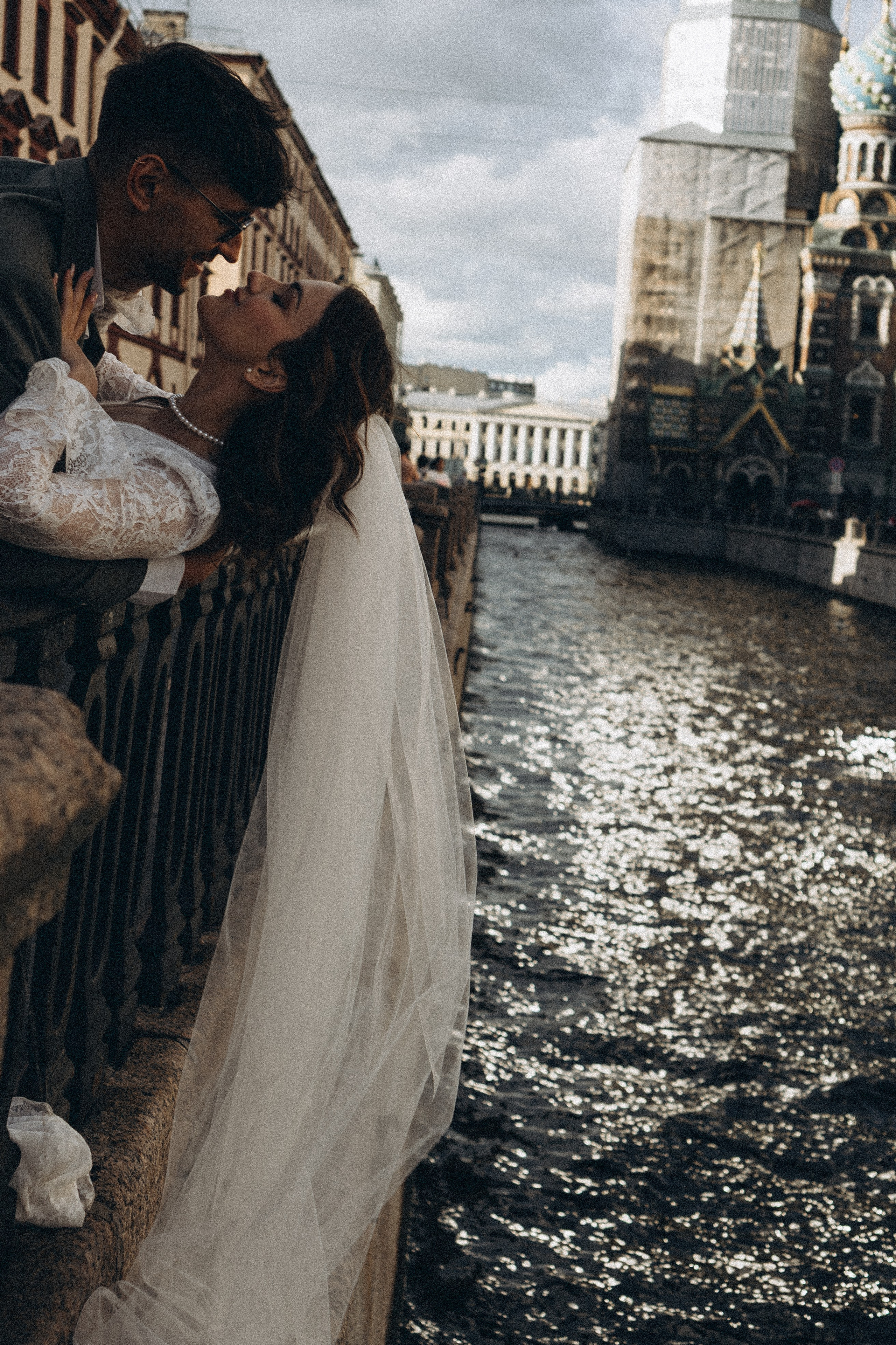 СВАДЕБНАЯ ПРОГУЛКА ВОЗЕ ИСАИКЕВСКОГО СОБОРА АСТОРИИ И ЗАКОНОДАЛЕТНОГО СОБРАНИЯ. Профессиональный фотограф, Санкт-Петербург — Виктория Богомолова