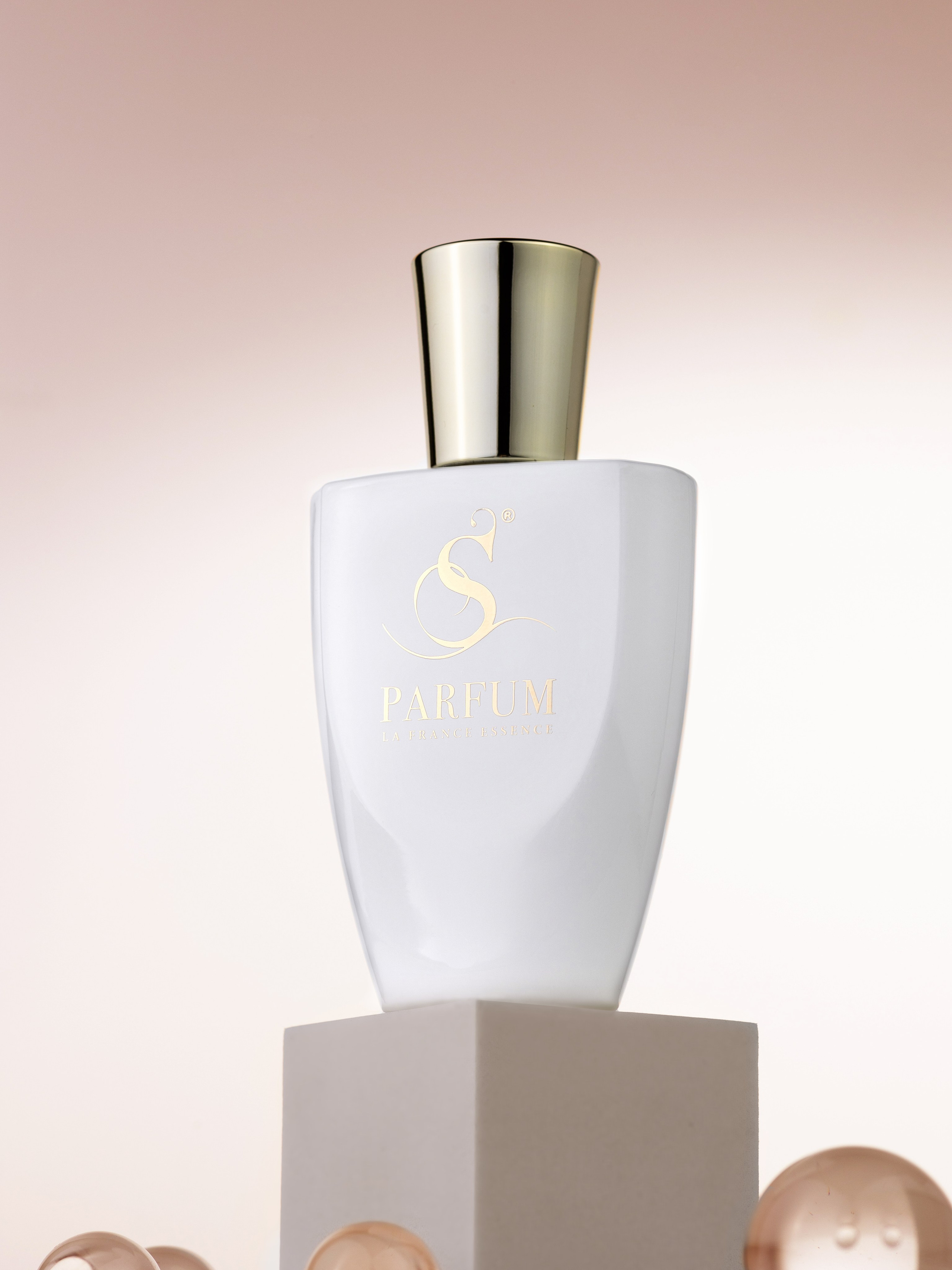 Имиджевая предметная фотосъемка  парфюма женского, предметный фотограф казань, предметная фотосессия казань