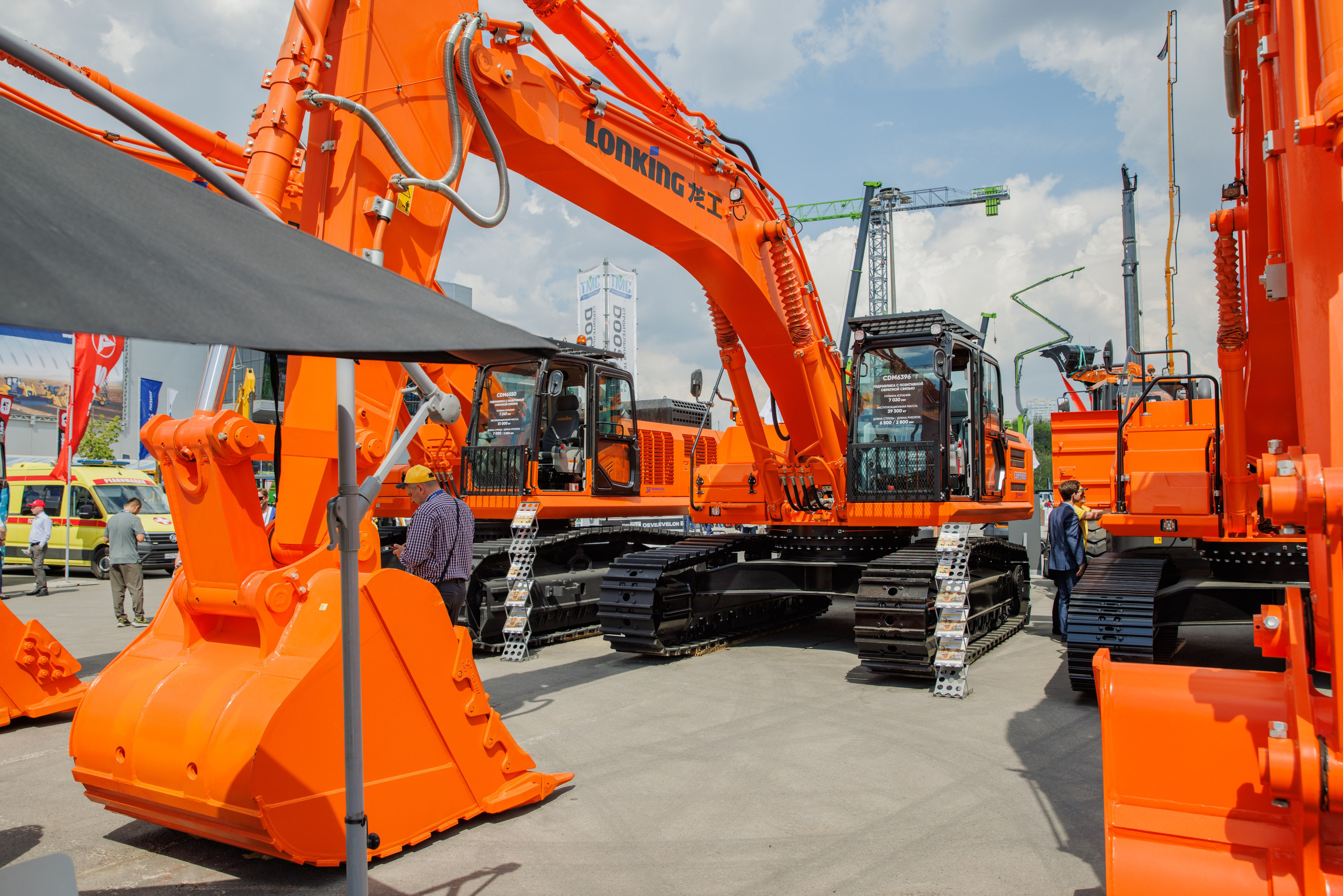 Выставка Спец. Техники. Фотограф Москва Шептаев Артём