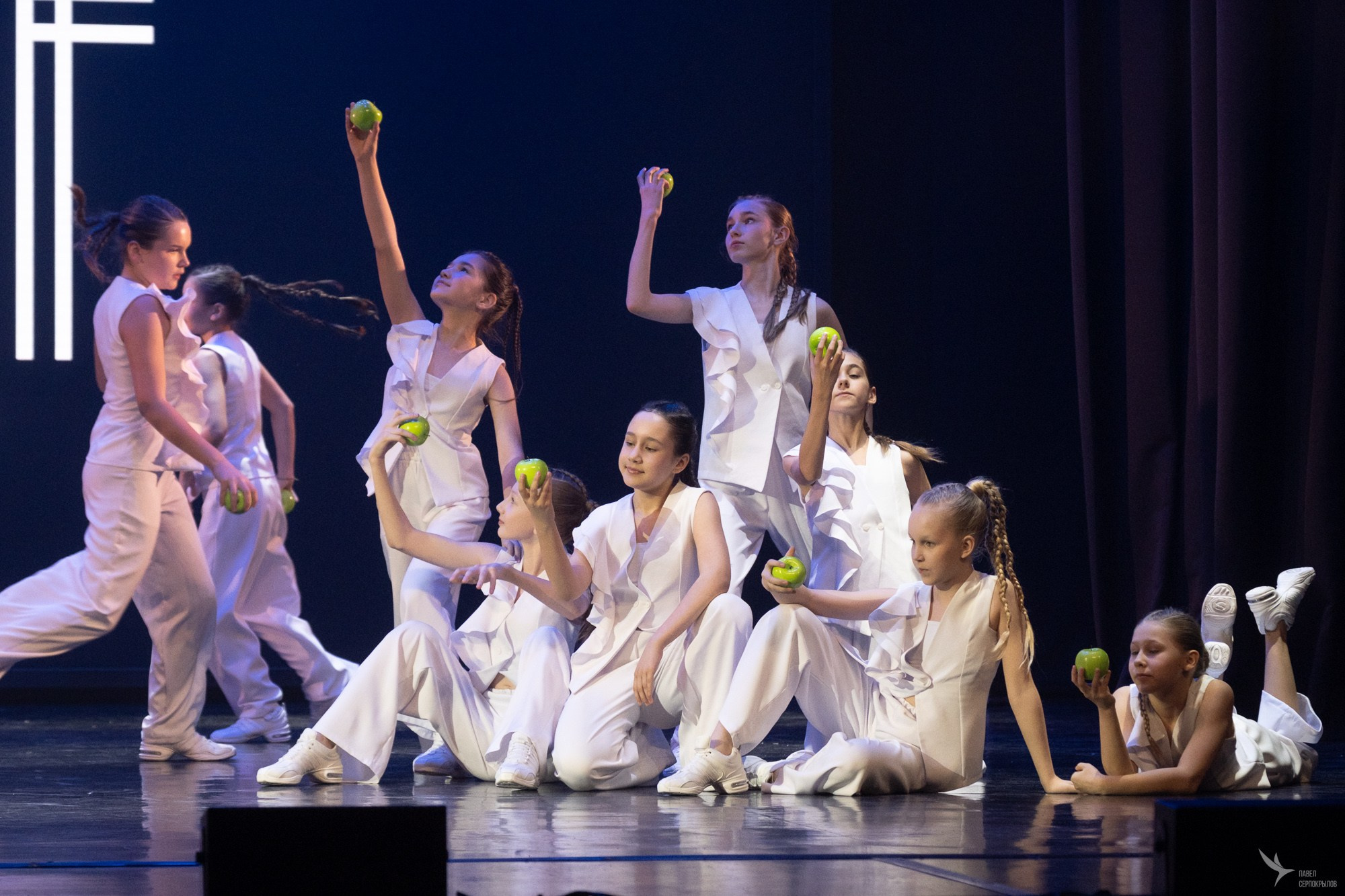 Отчетный концерт студии танца «ШАГ». Репортажный фотограф в Казани Павел Серпокрылов