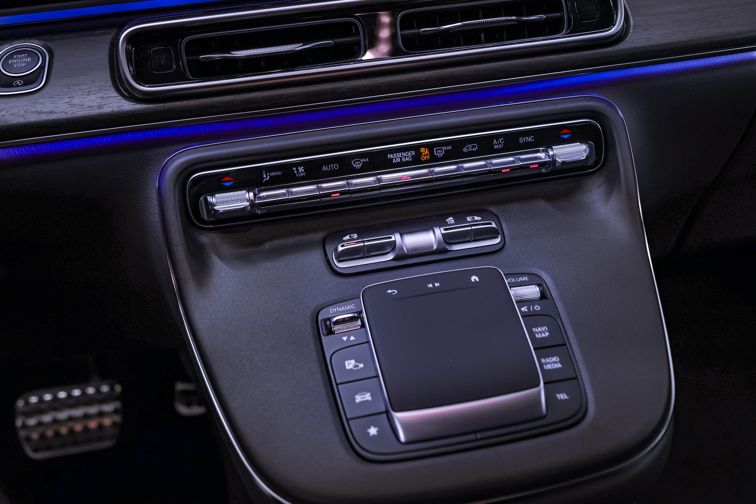 2024 MERCEDES BENZ V 300 d 4MATIC. Mixturecaptures