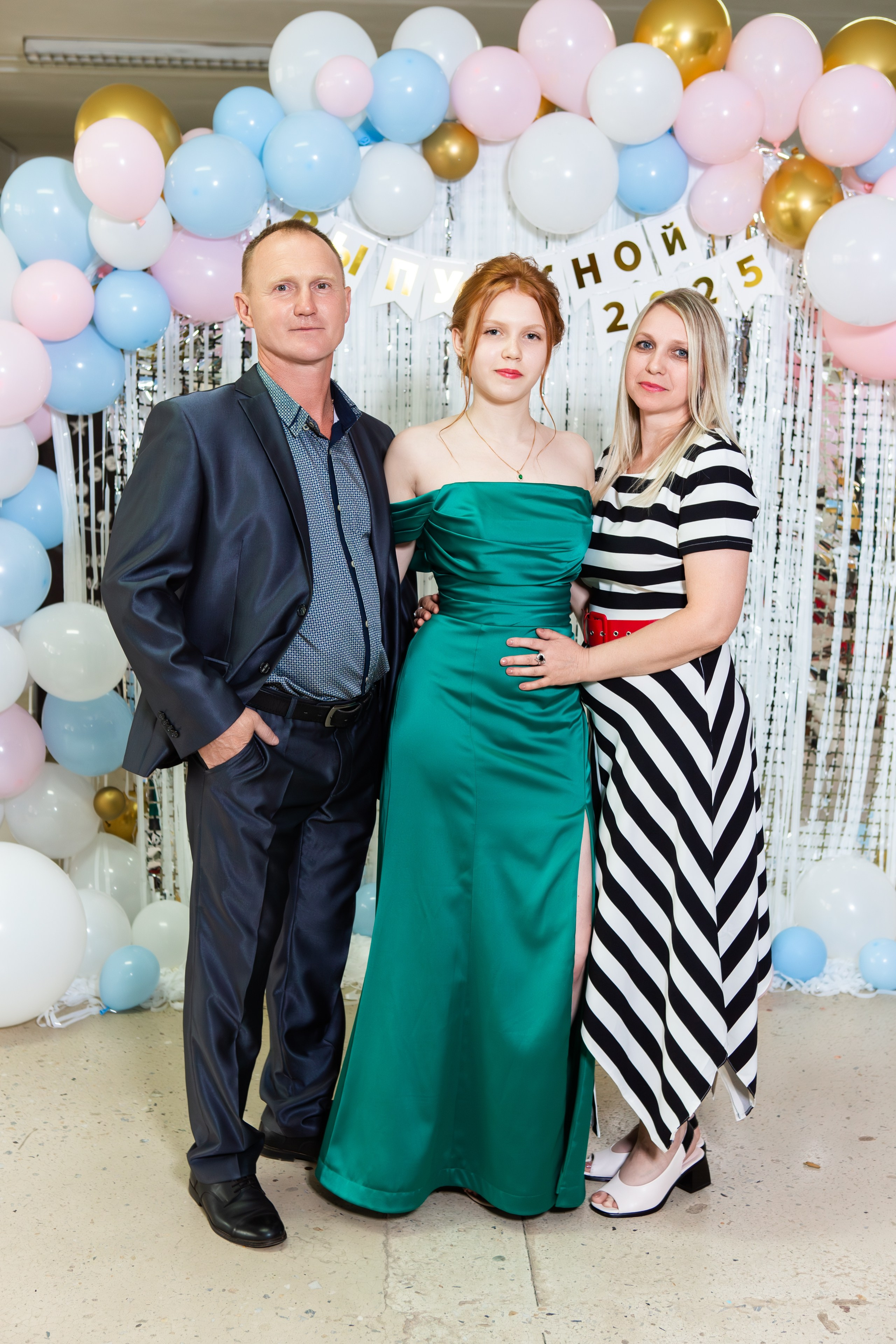 ФОТОСЕССИЯ С РОДИТЕЛЯМИ ВЫПУСКНОЙ 2025 9 ШКОЛА Г.МЦЕНСК. Профессиональный фотограф в Мценске и Орловской области