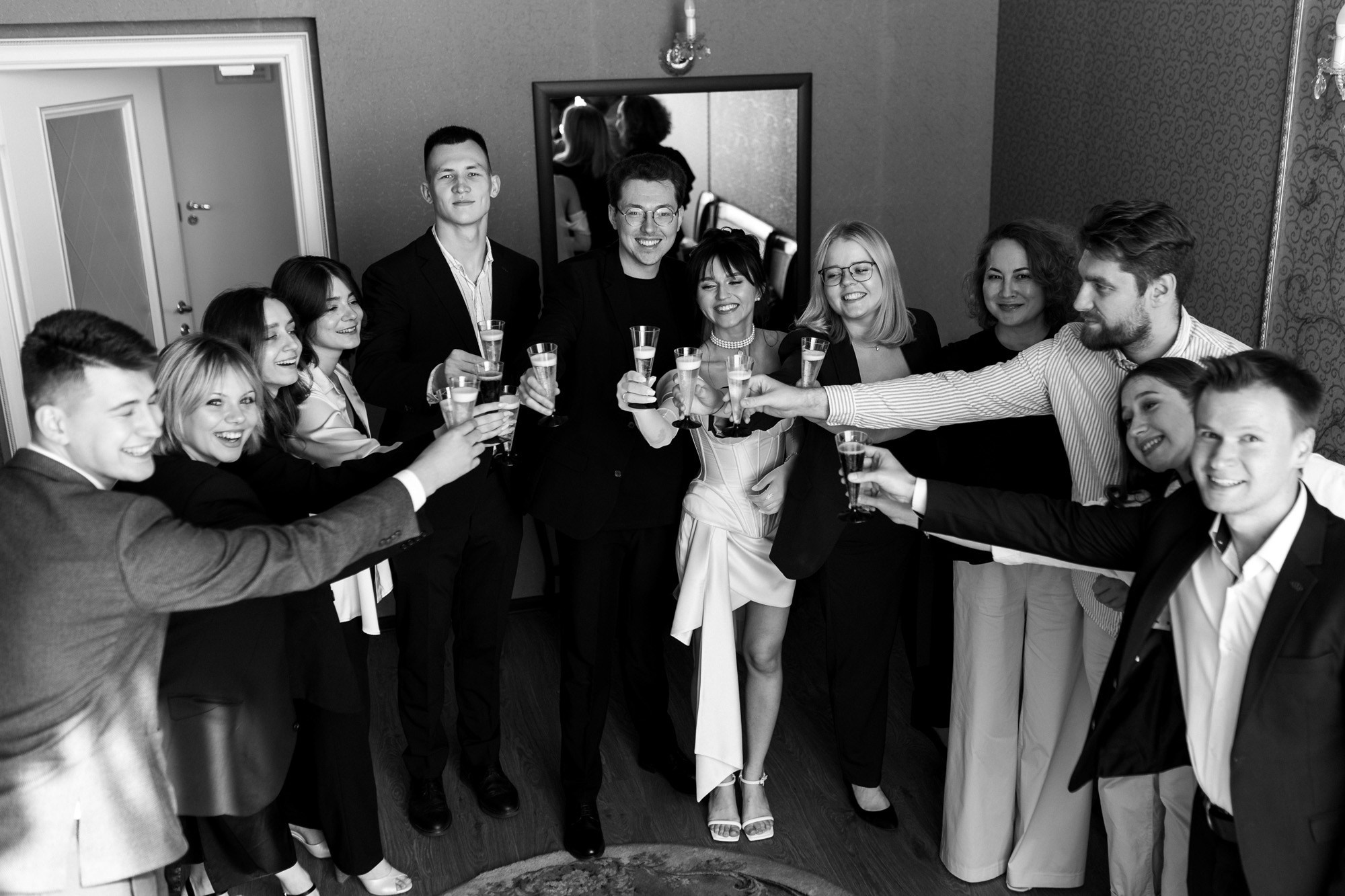 Свадебная фотосессия на Исаакиевской площади. Свадебный фотограф СПБ