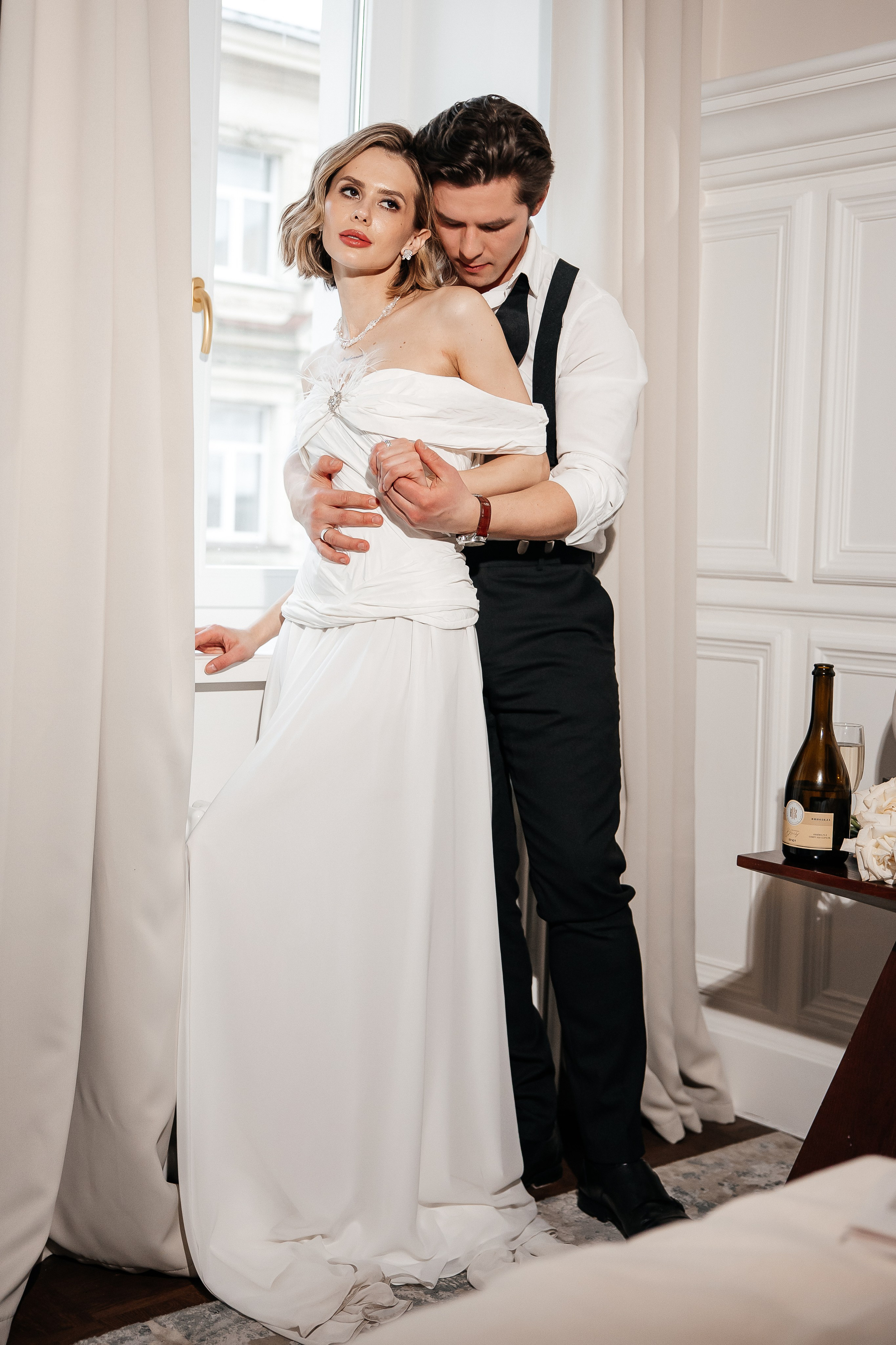 Утро жениха и невесты в отеле. Свадебный и семейный фотограф в Москве Красинская Мария