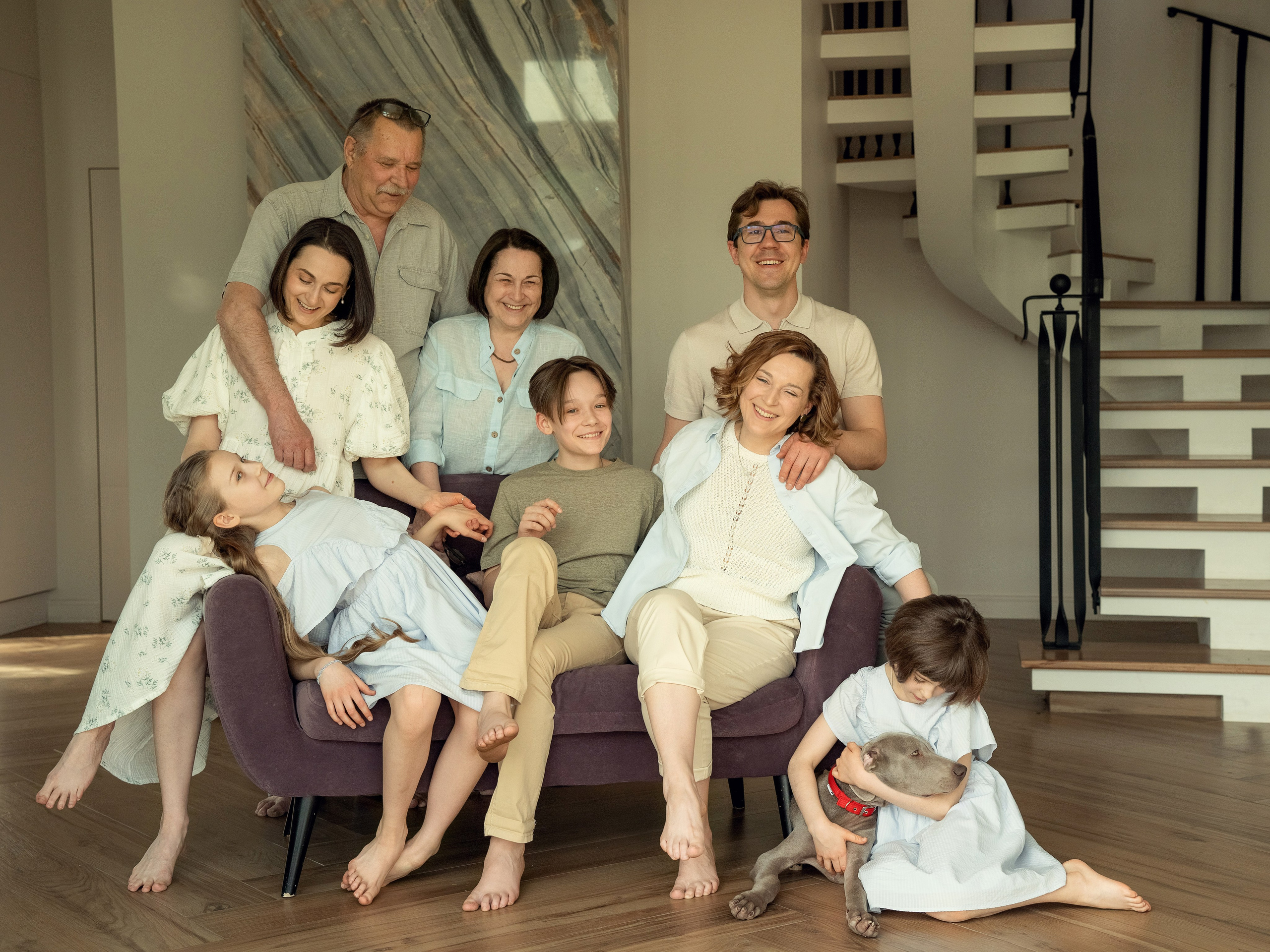 Идеи для семейной фотосессии с подростками: современные и динамичные кадры