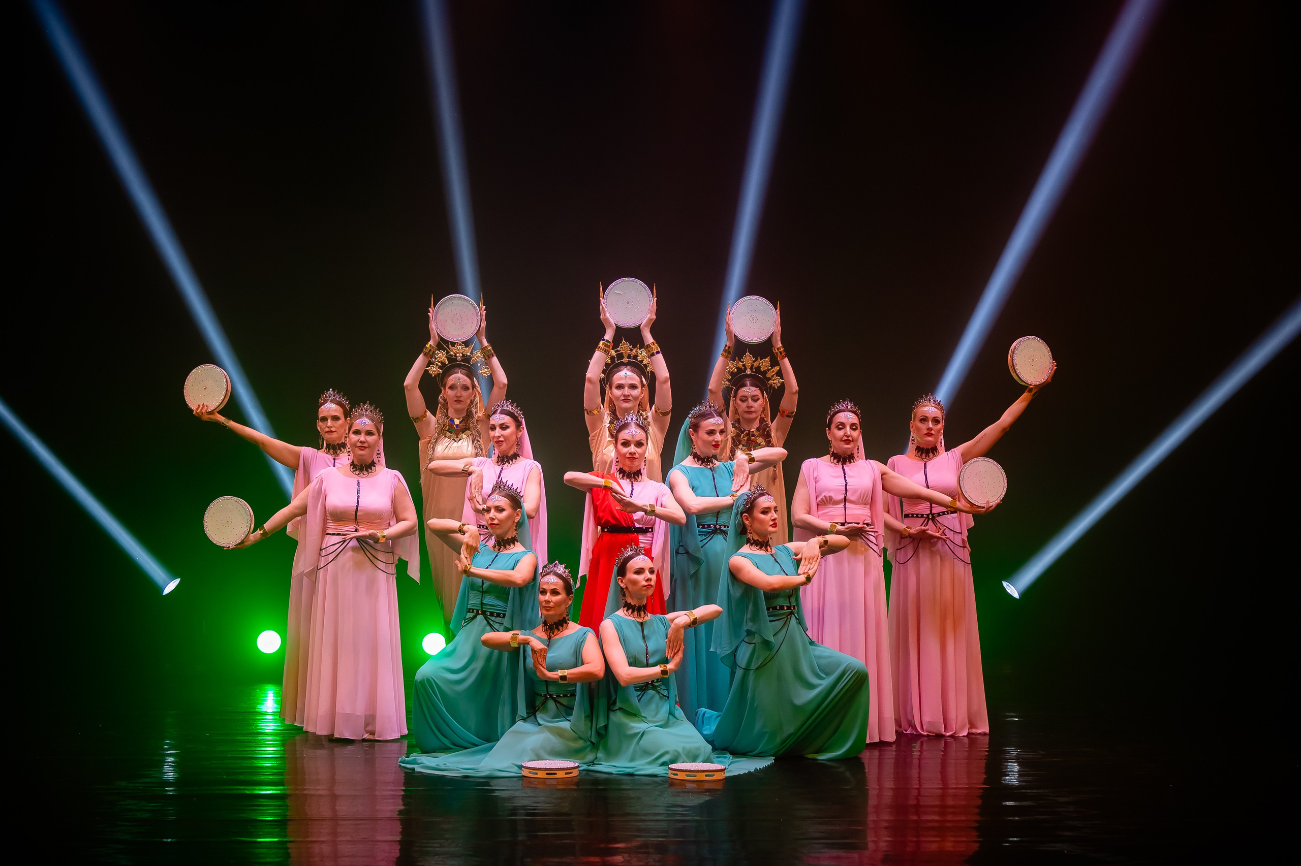 Танцевальное шоу «Ароматы. Искушение». Художник по свету Максим Сергачев